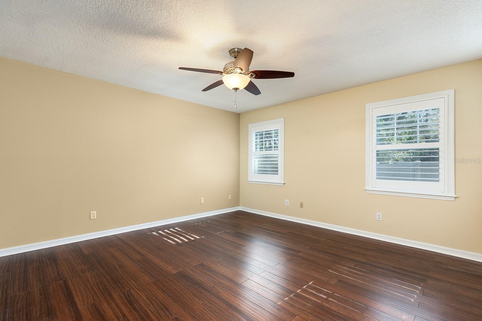 Image 15 of 32 For 755 Oak Terrace