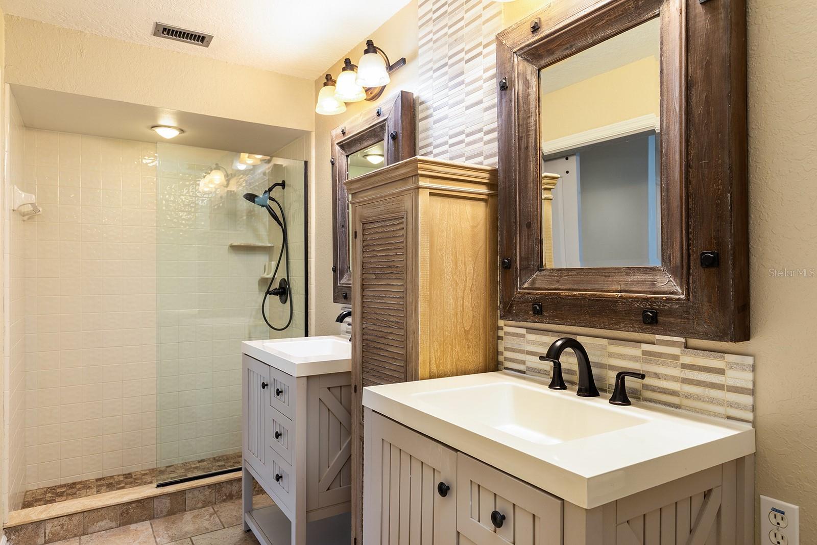 Image 17 of 32 For 755 Oak Terrace