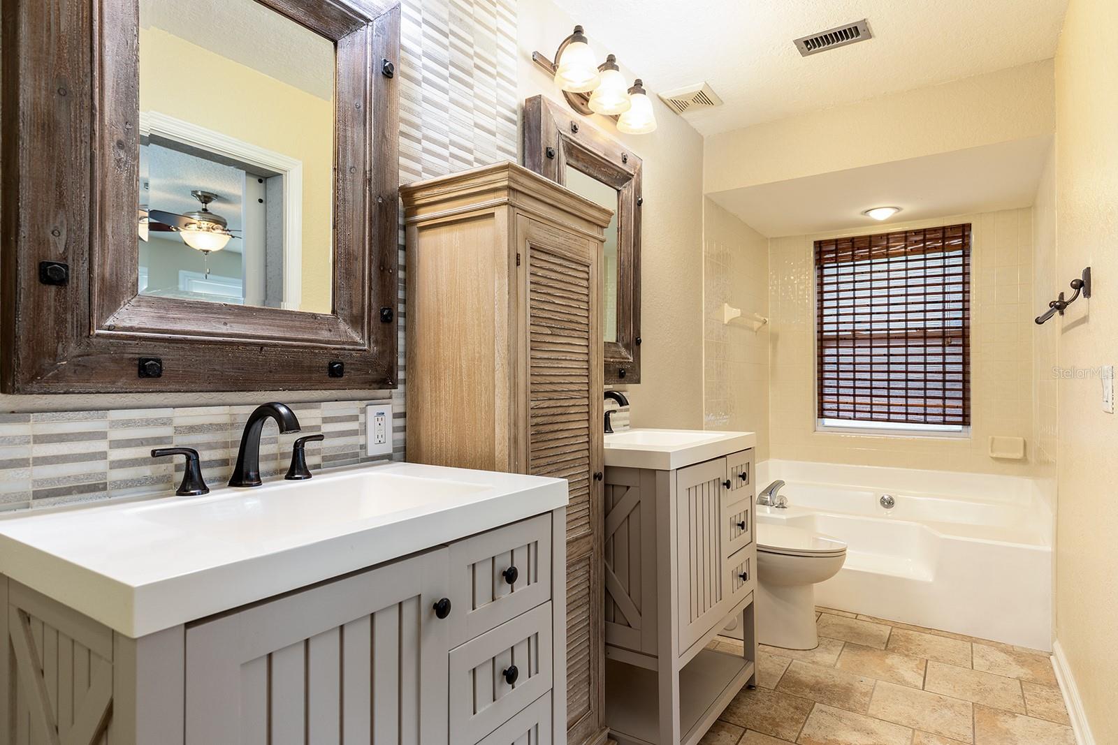 Image 19 of 32 For 755 Oak Terrace