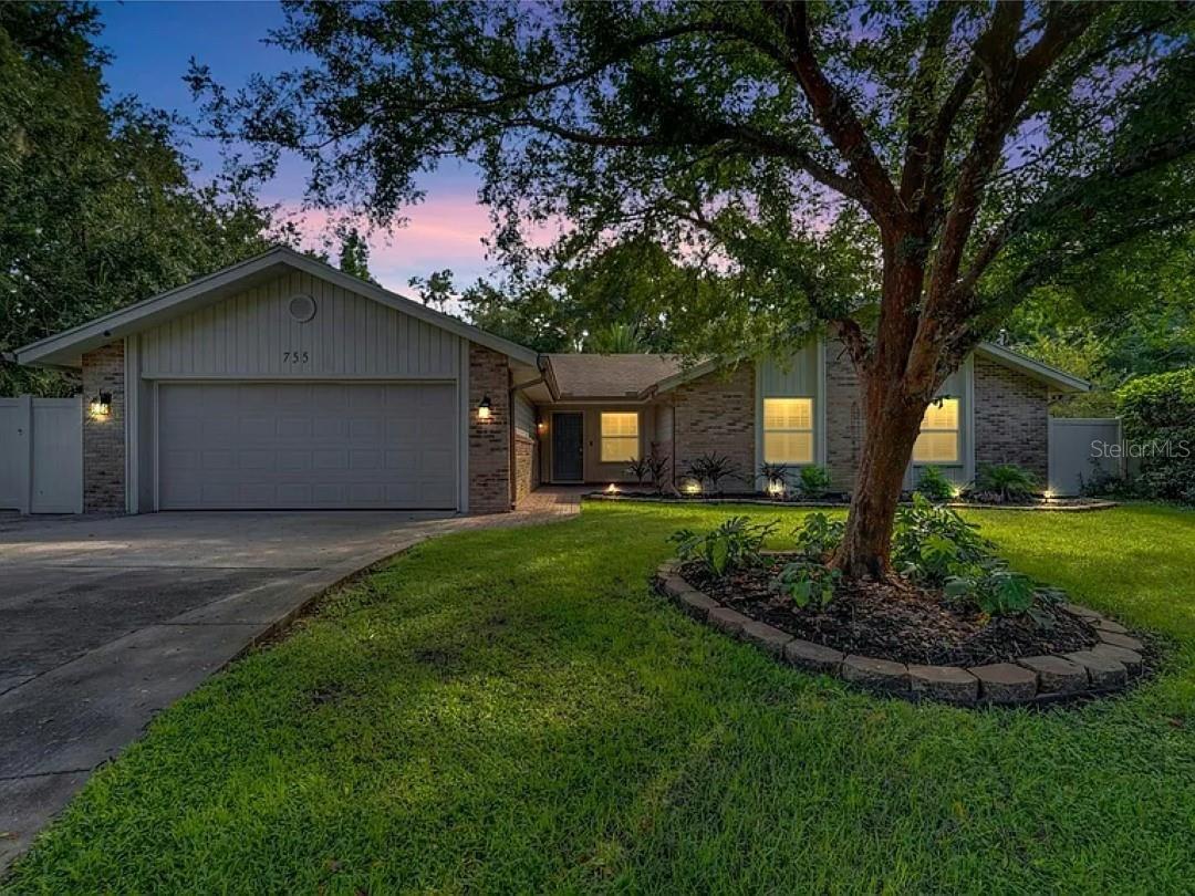 Image 2 of 32 For 755 Oak Terrace