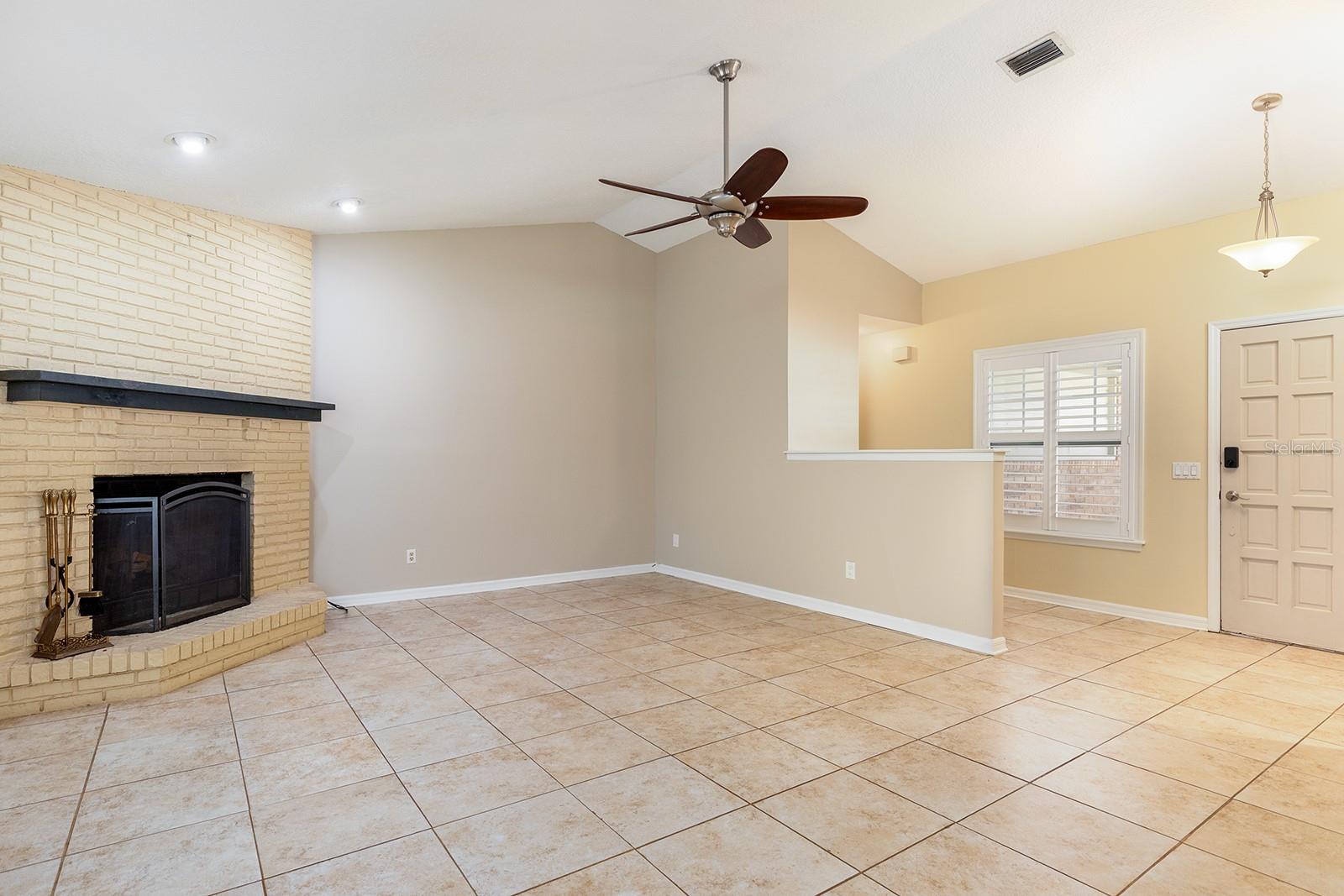 Image 6 of 32 For 755 Oak Terrace