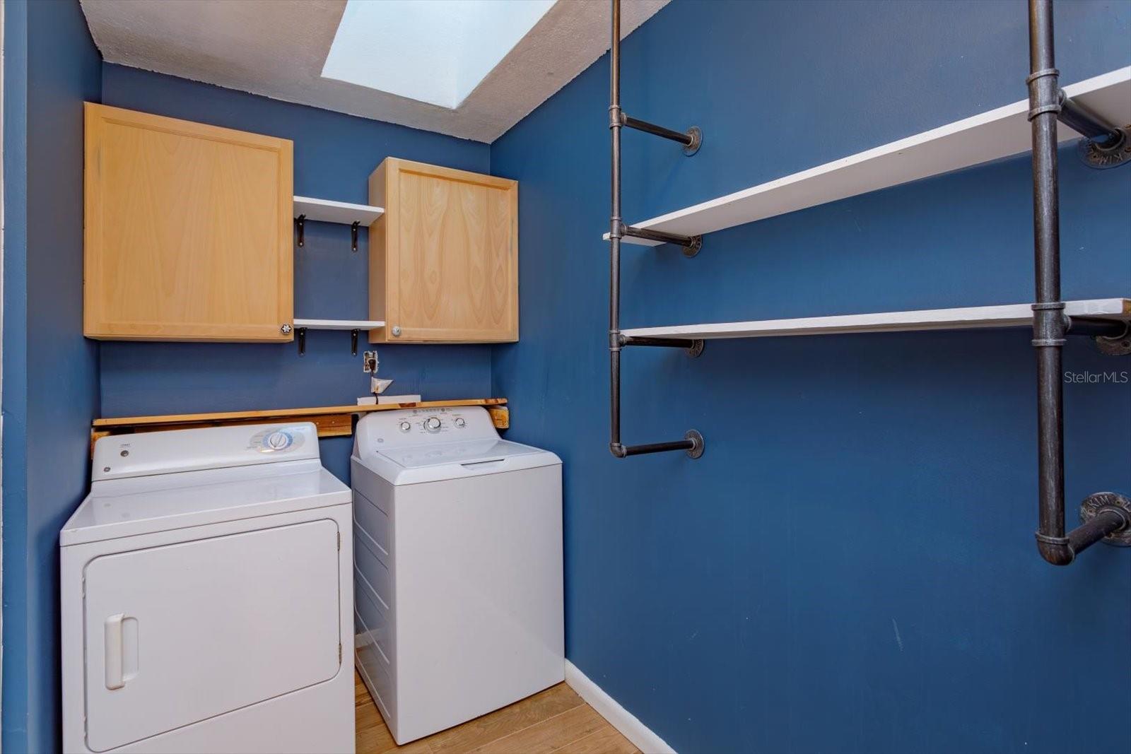 Image 15 of 20 For 8437 Alveron Avenue