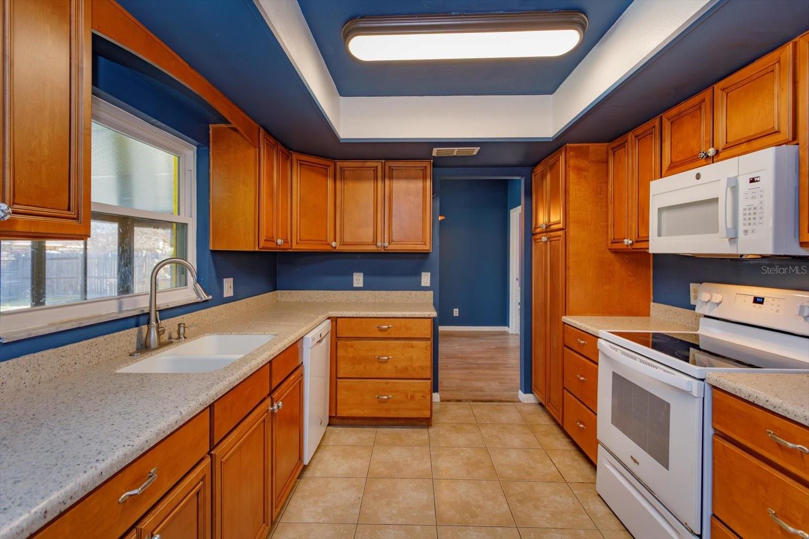 Image 7 of 20 For 8437 Alveron Avenue