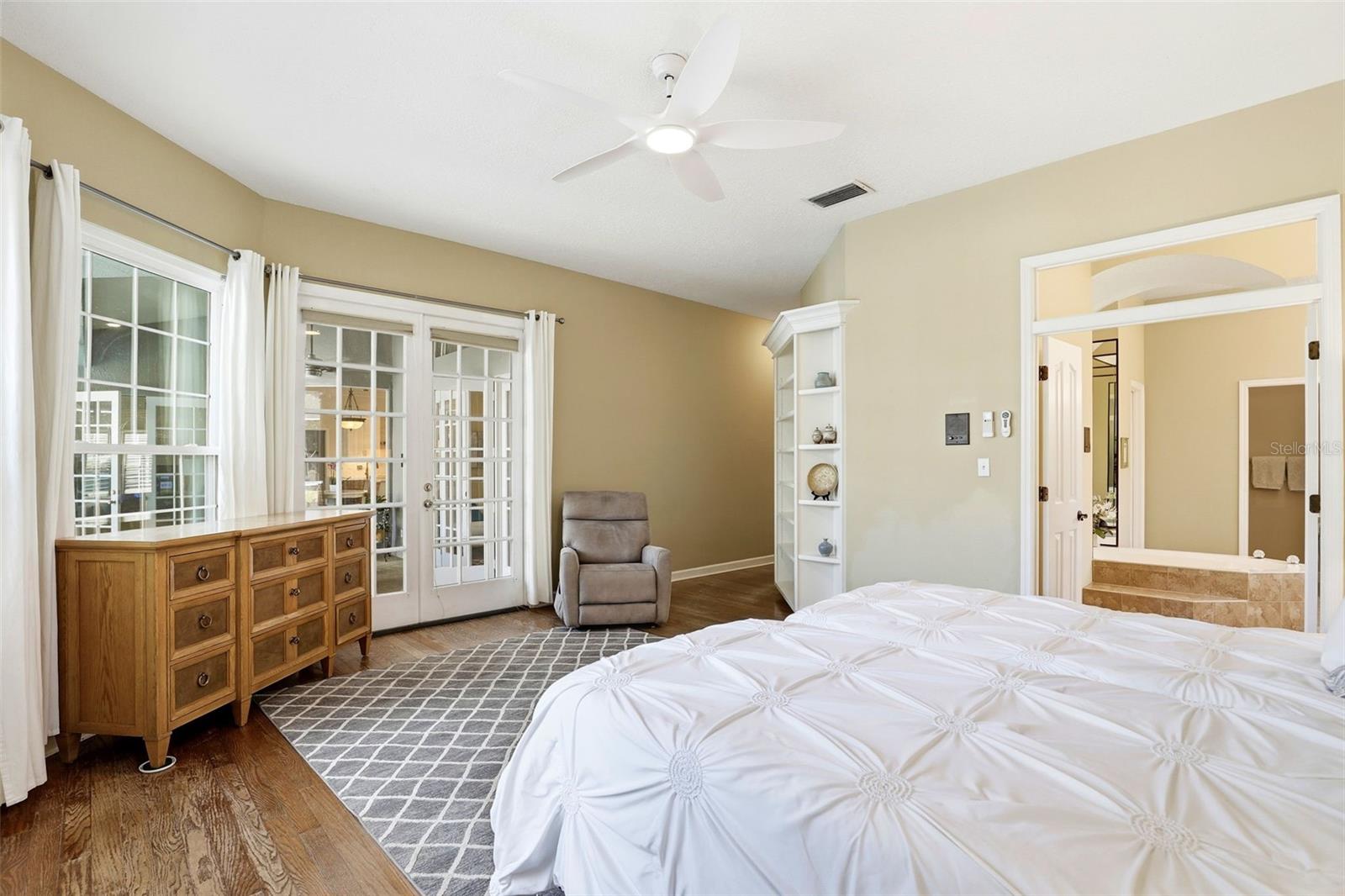 Image 19 of 44 For 8713 Summerville Place