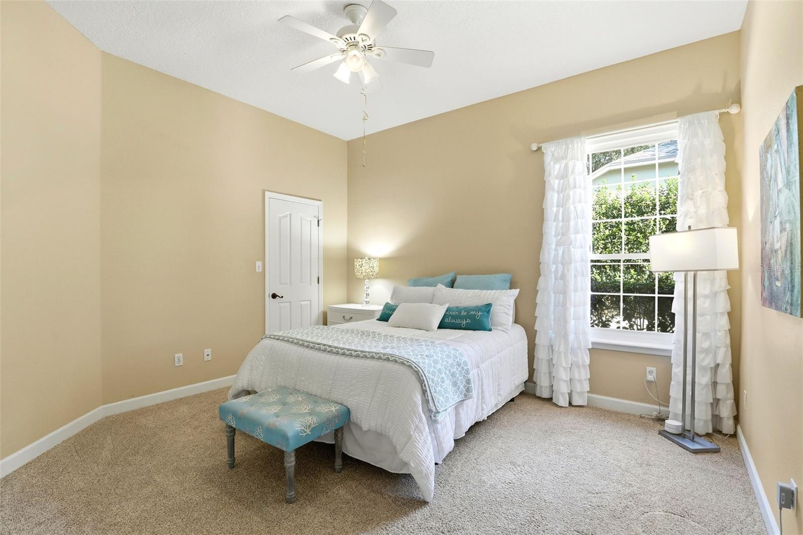 Image 27 of 44 For 8713 Summerville Place