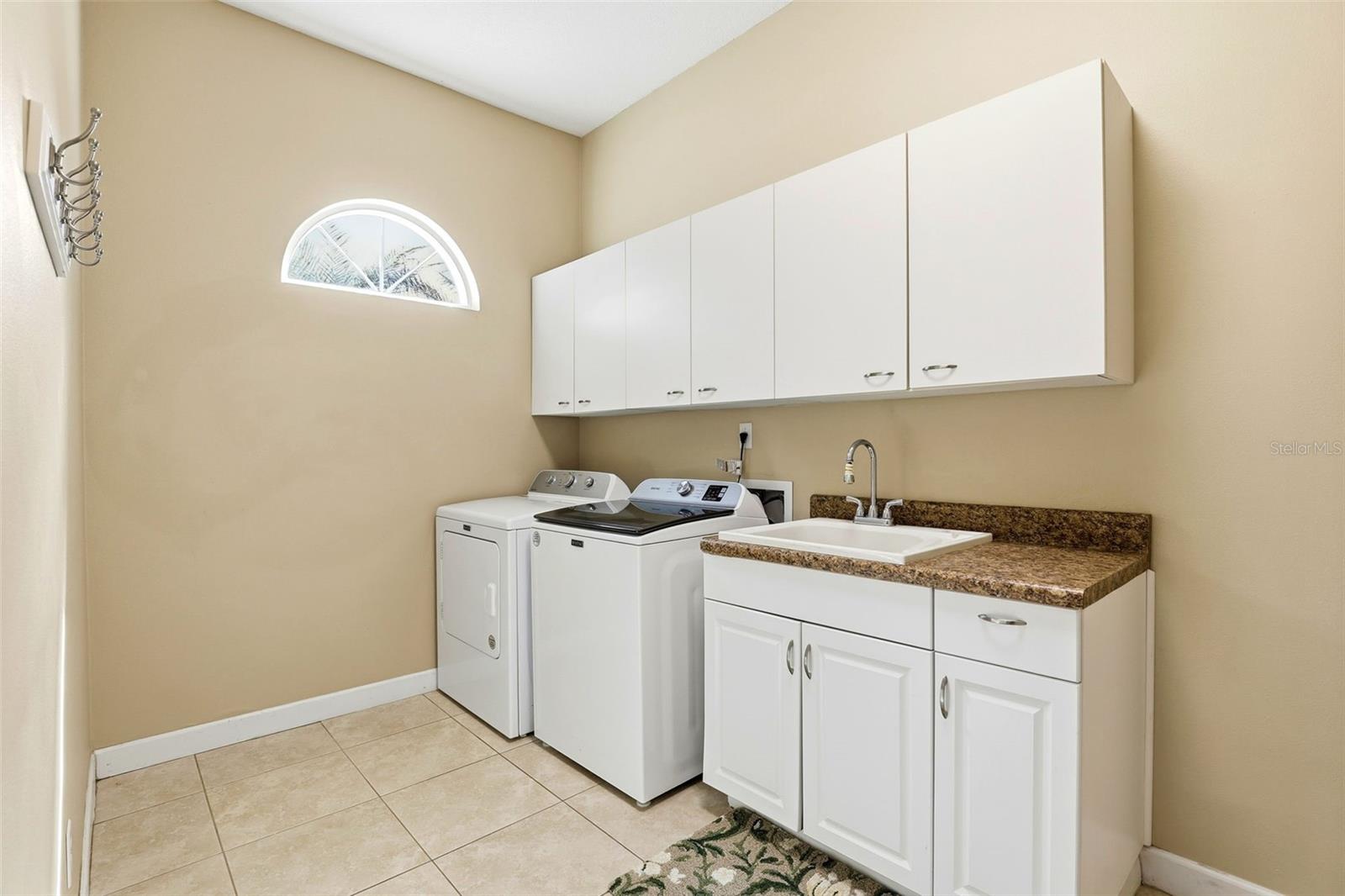 Image 32 of 44 For 8713 Summerville Place