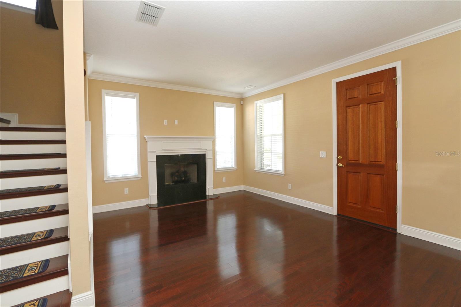 Image 4 of 25 For 1278 Miller Avenue