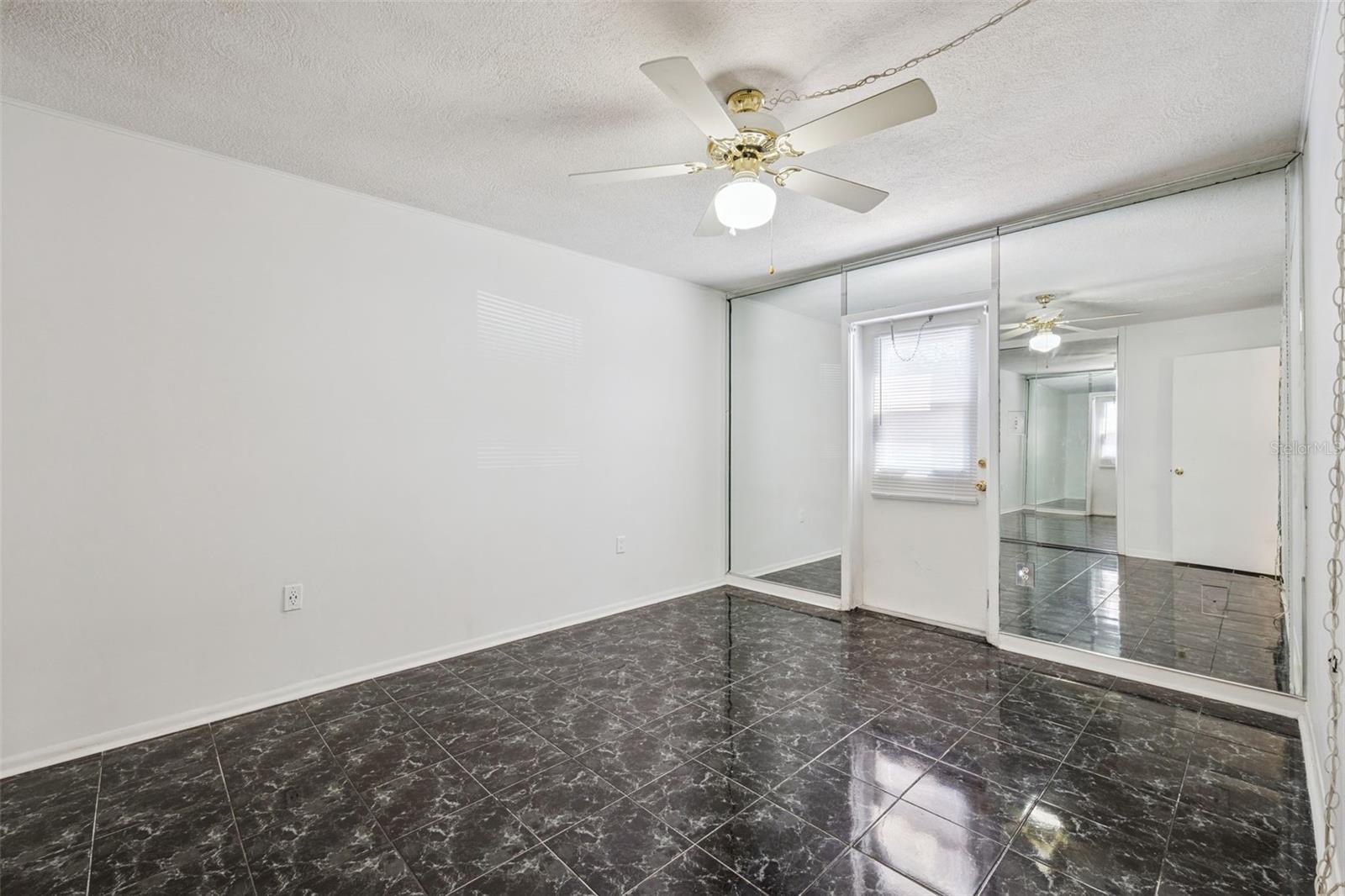 Image 9 of 20 For 320 Lakeview Street 108