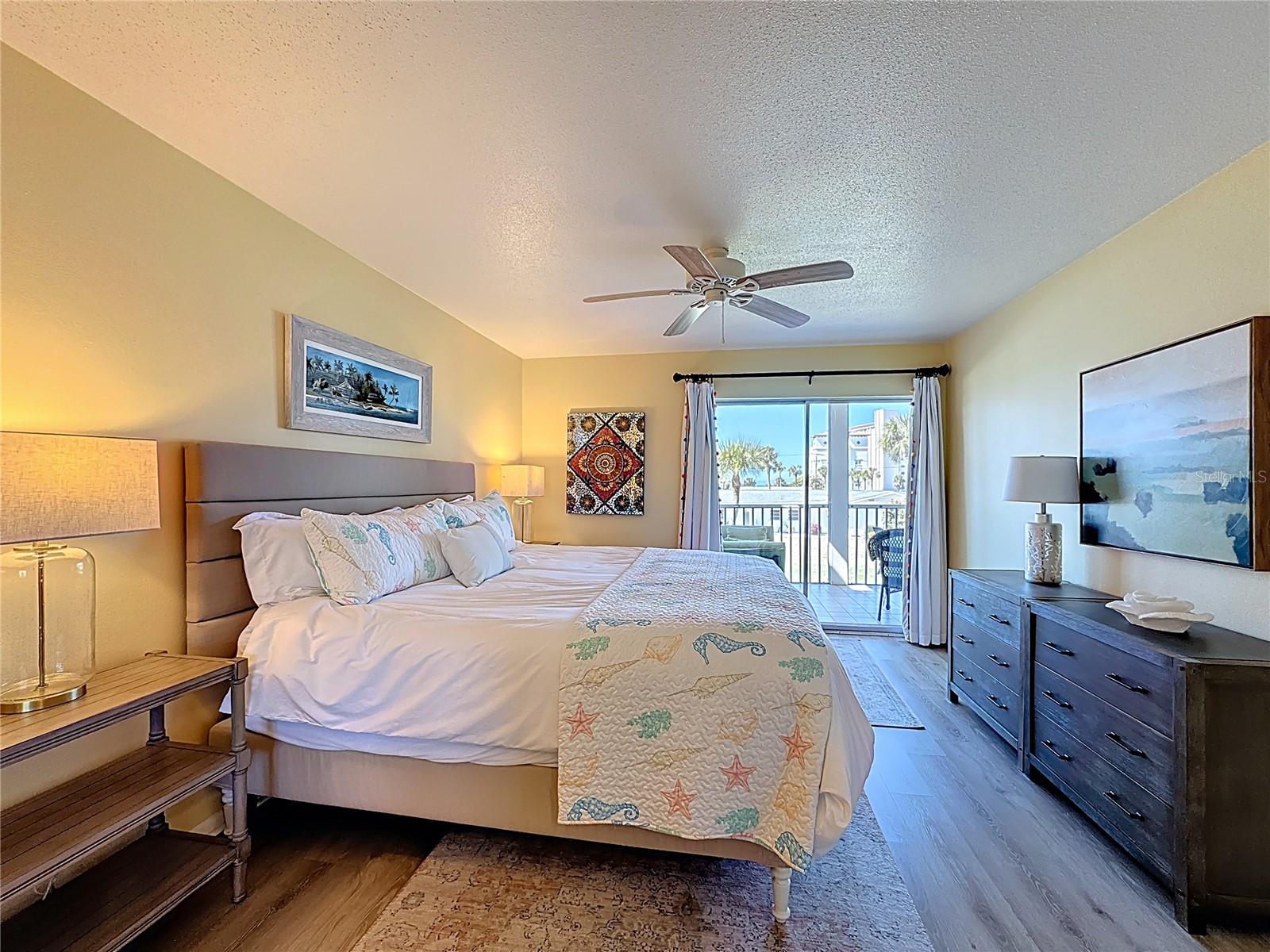 Image 14 of 47 For 100 The Esplanade N 202