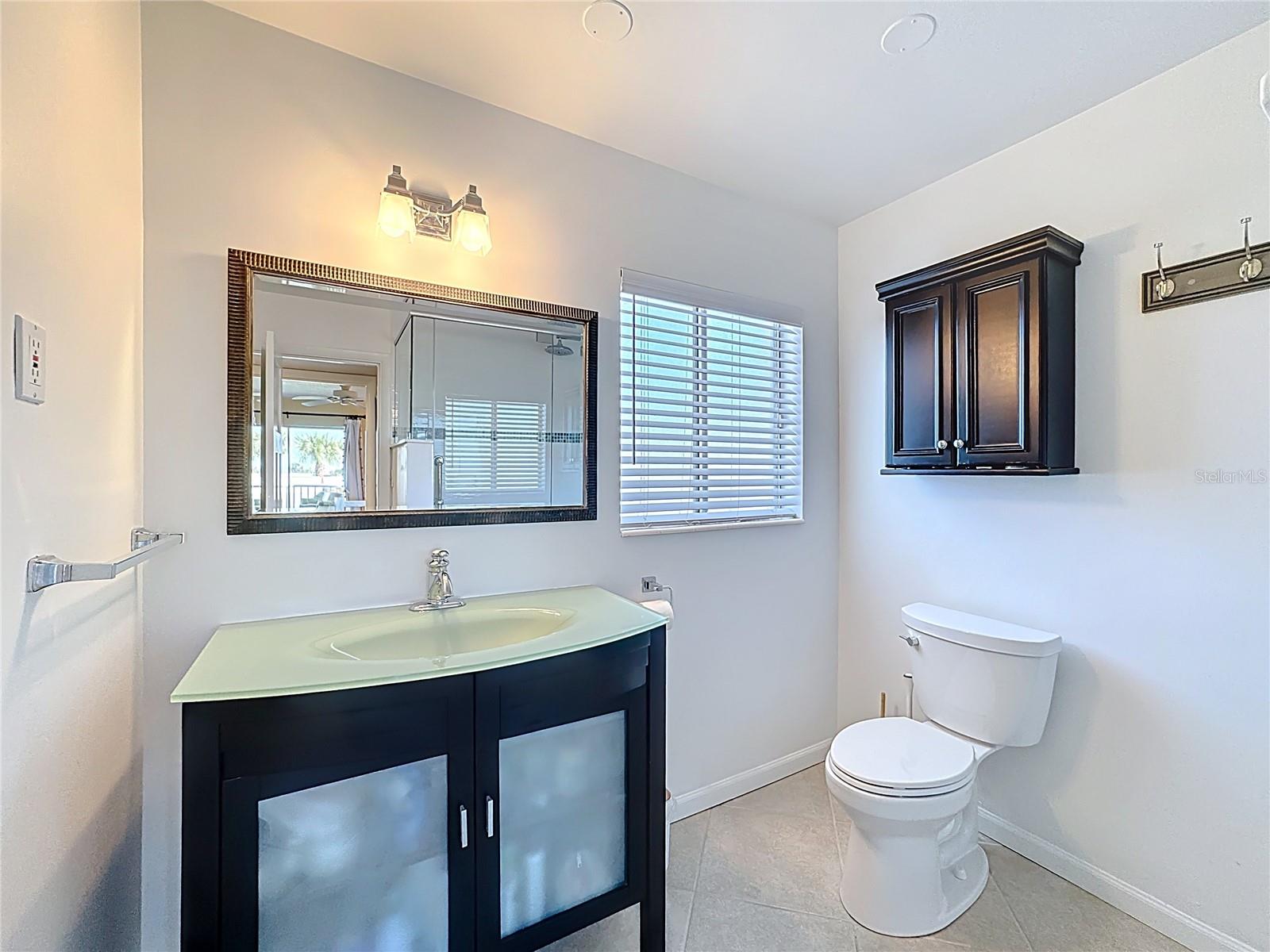 Image 17 of 47 For 100 The Esplanade N 202