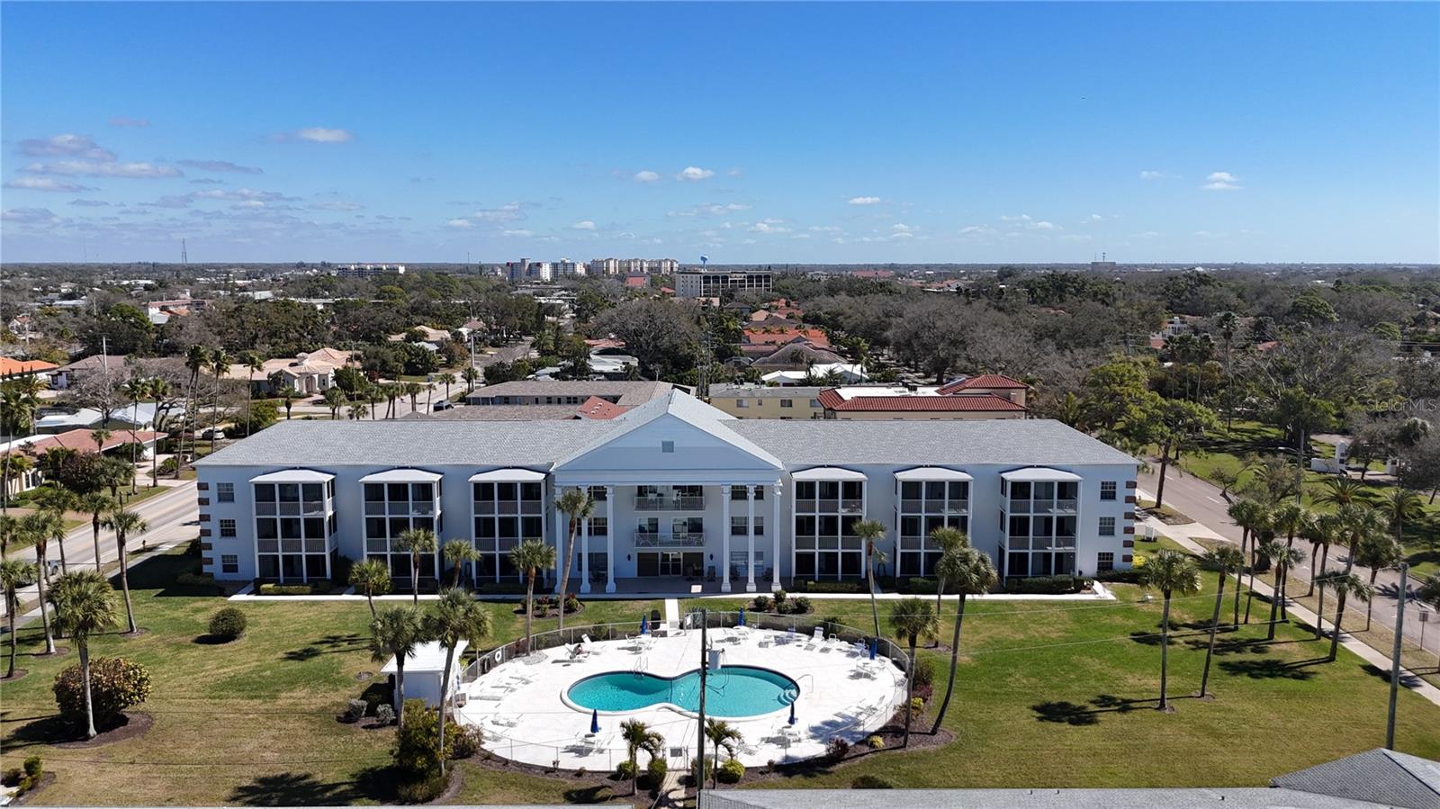 Image 26 of 47 For 100 The Esplanade N 202