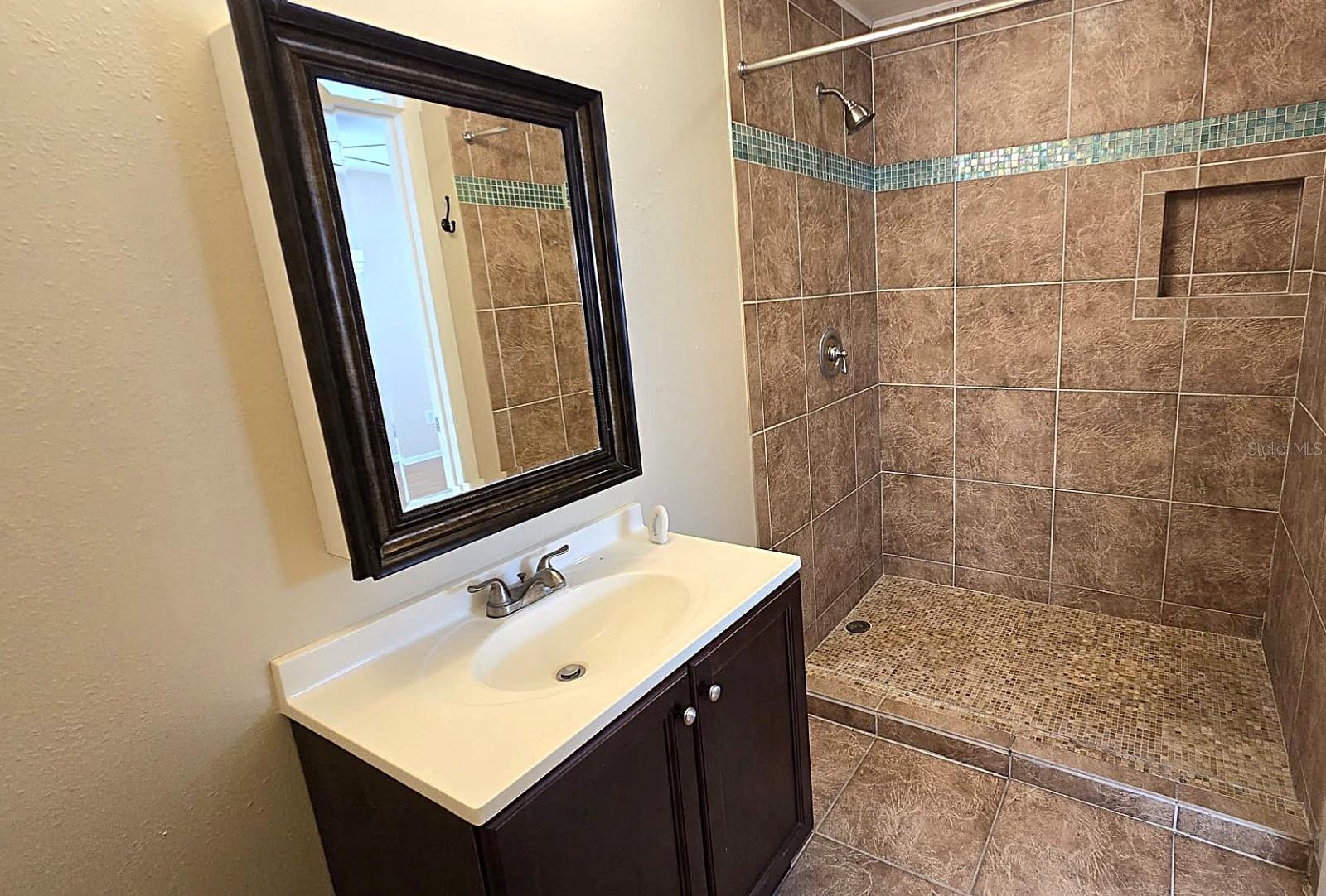 Image 8 of 18 For 5160 Glasgow Avenue