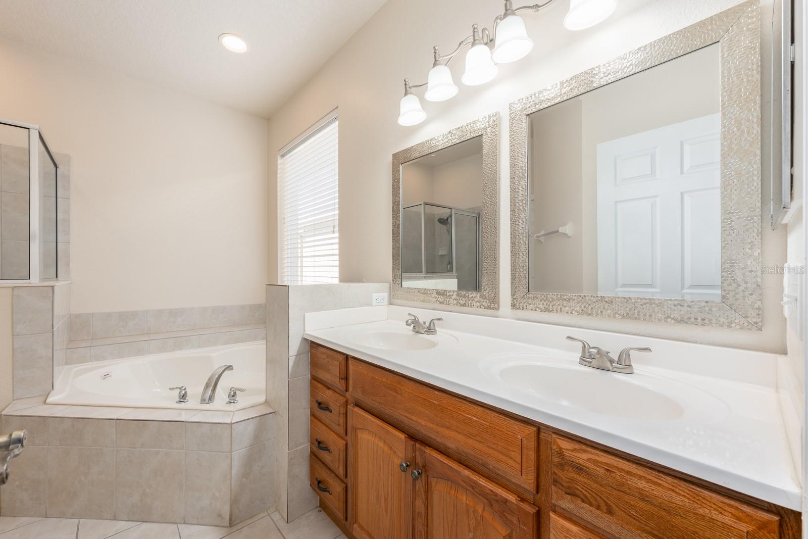 Image 14 of 44 For 14139 Sapphire Bay Circle