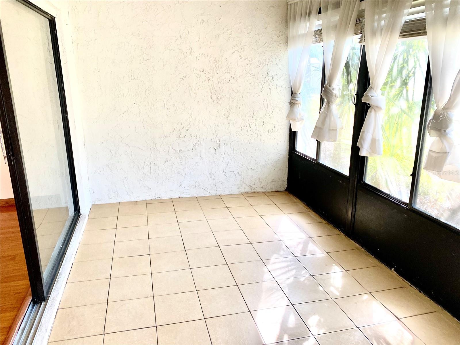 Image 10 of 17 For 1028 Sherrywood Court