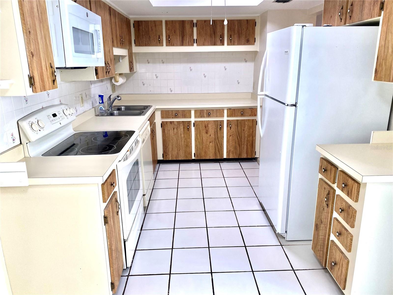 Image 9 of 17 For 1028 Sherrywood Court