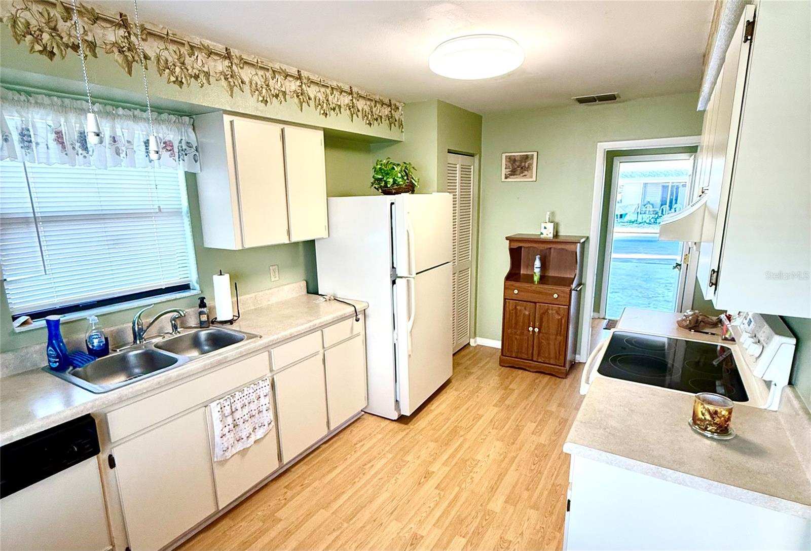 Image 4 of 26 For 4905 Pleasant Hollow Trail