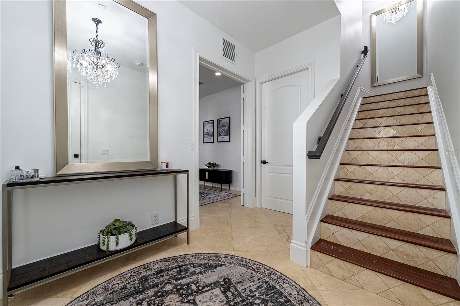 Image 10 of 65 For 430 Sunset Drive