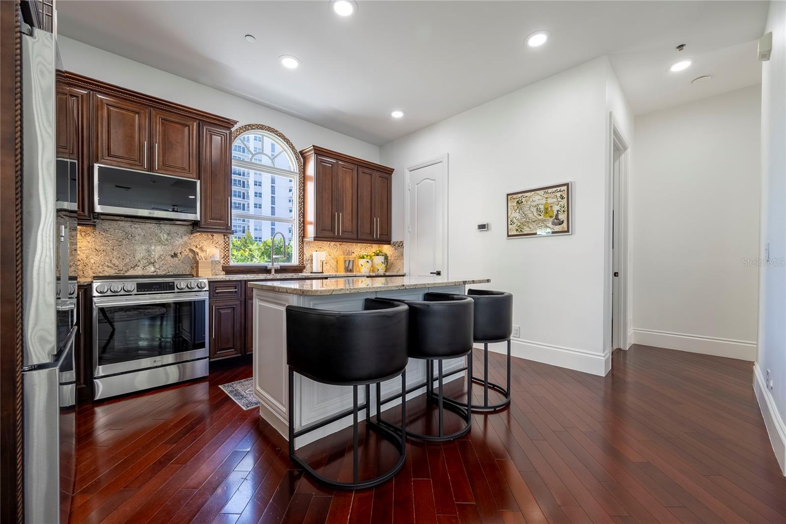 Image 16 of 65 For 430 Sunset Drive