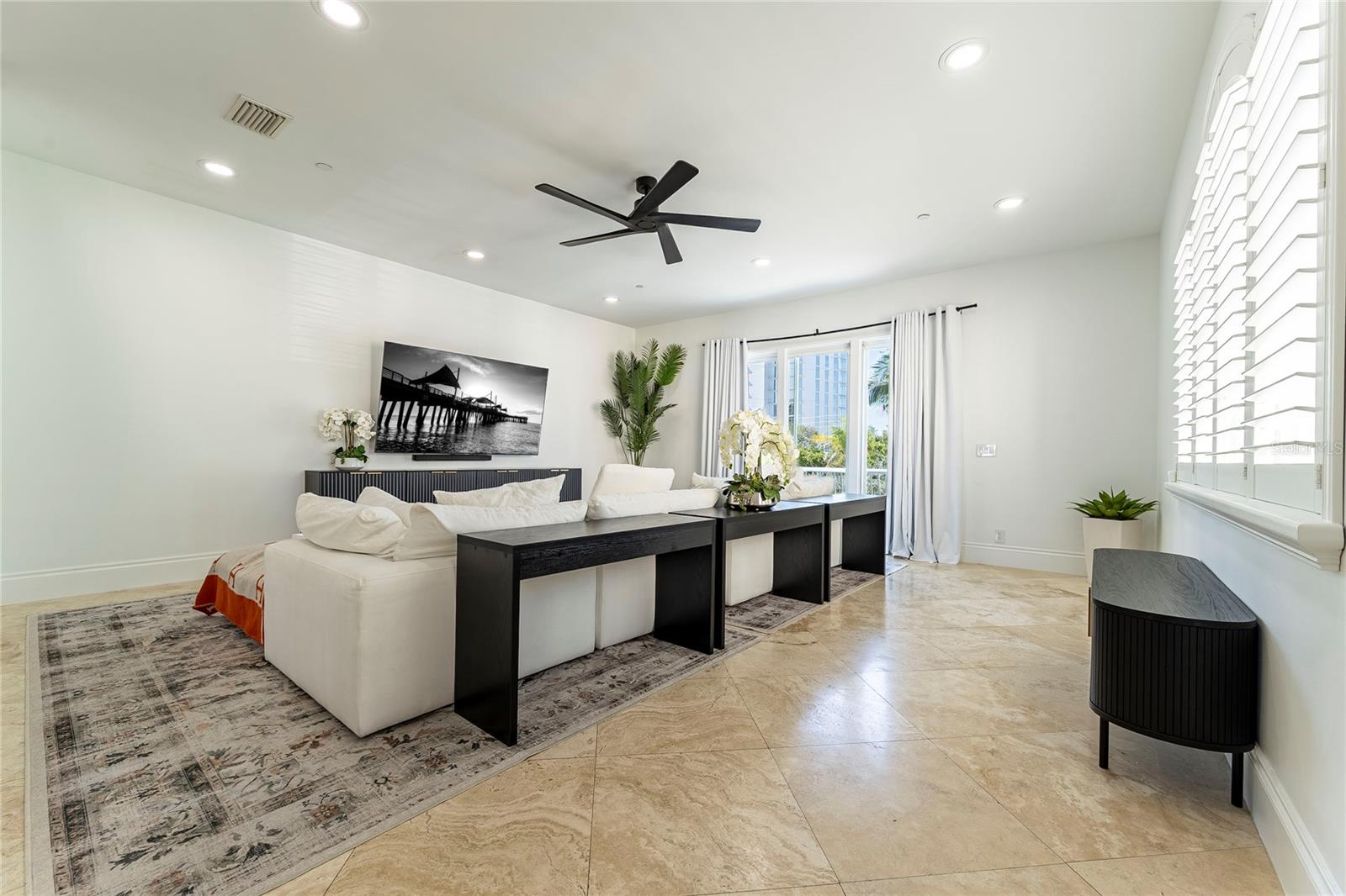 Image 20 of 65 For 430 Sunset Drive