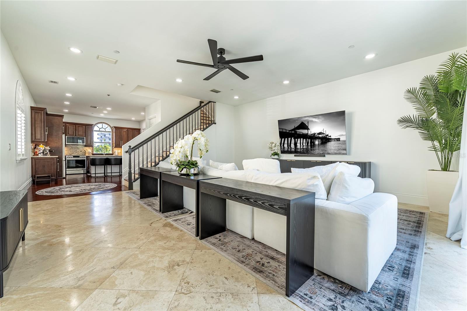 Image 21 of 65 For 430 Sunset Drive