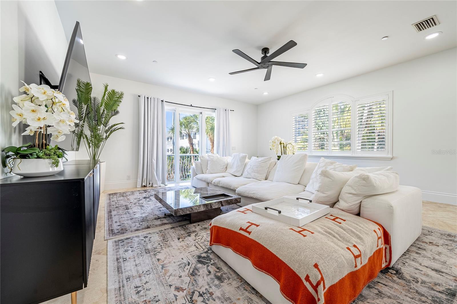 Image 23 of 65 For 430 Sunset Drive