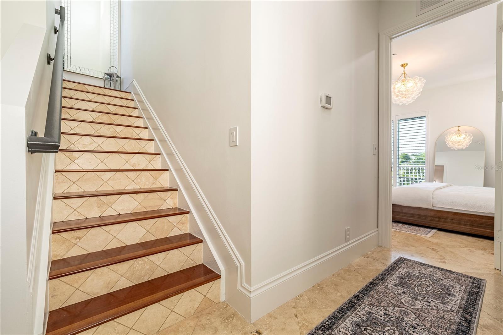 Image 25 of 65 For 430 Sunset Drive