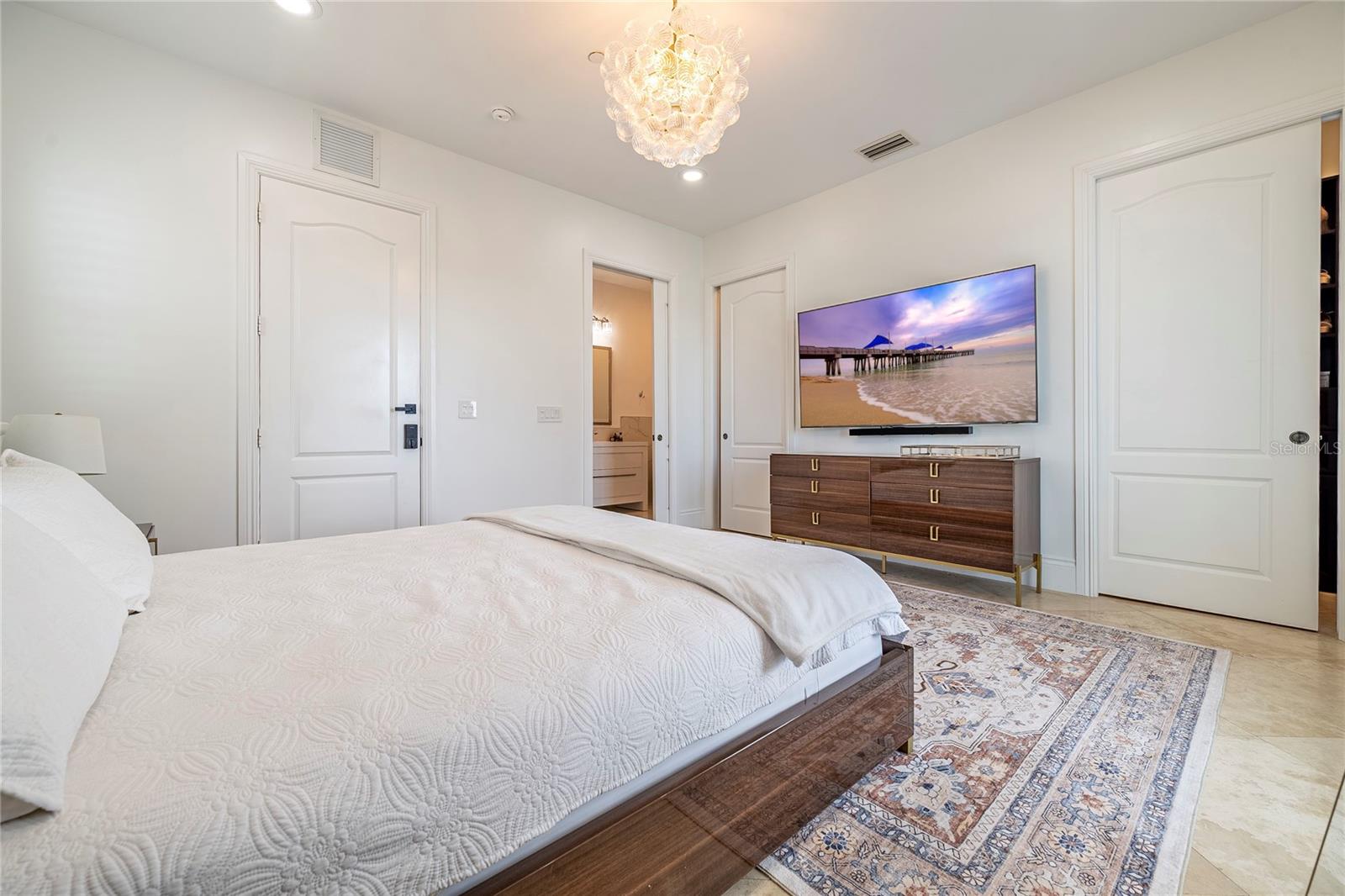 Image 29 of 65 For 430 Sunset Drive