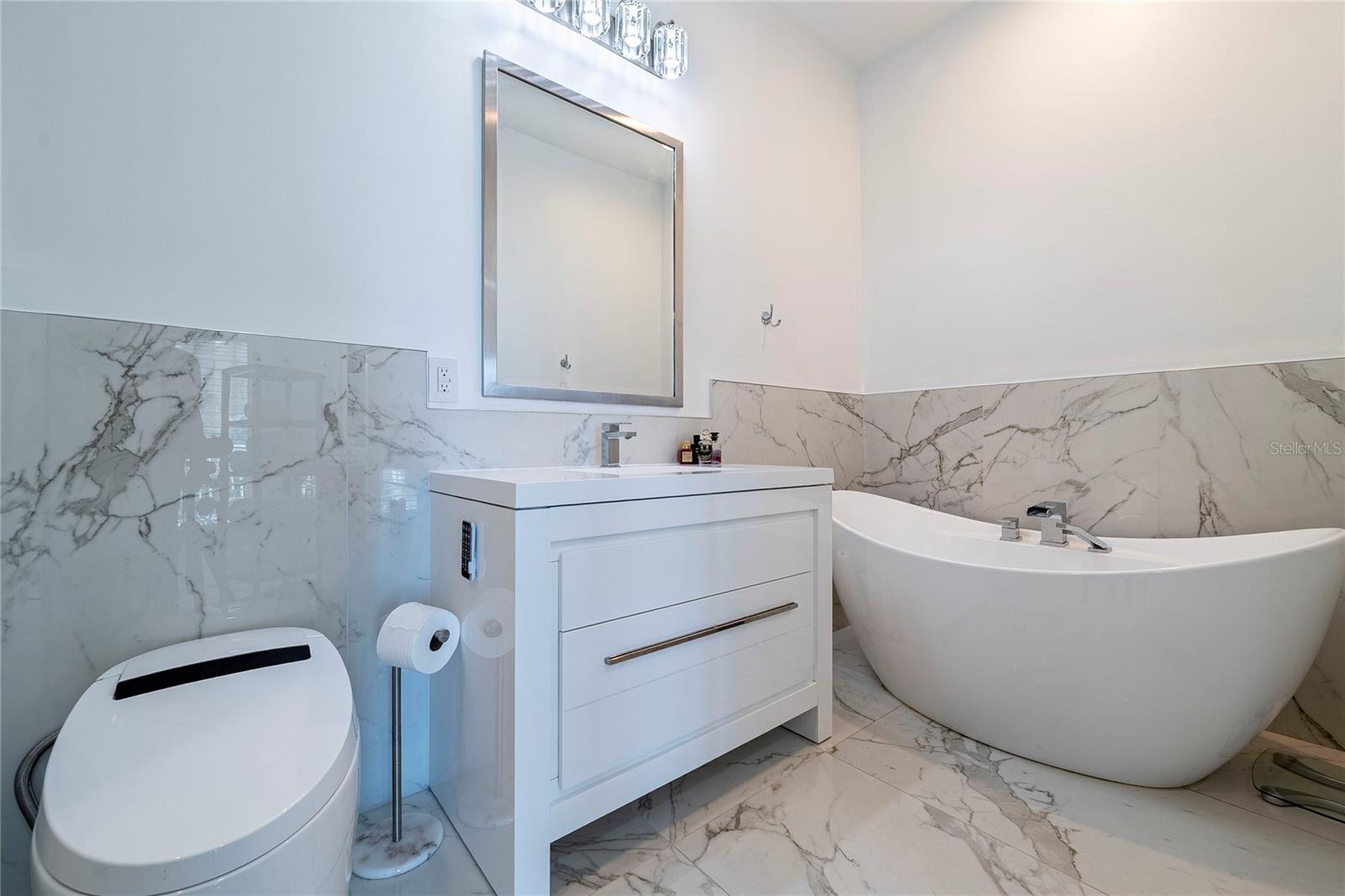 Image 30 of 65 For 430 Sunset Drive