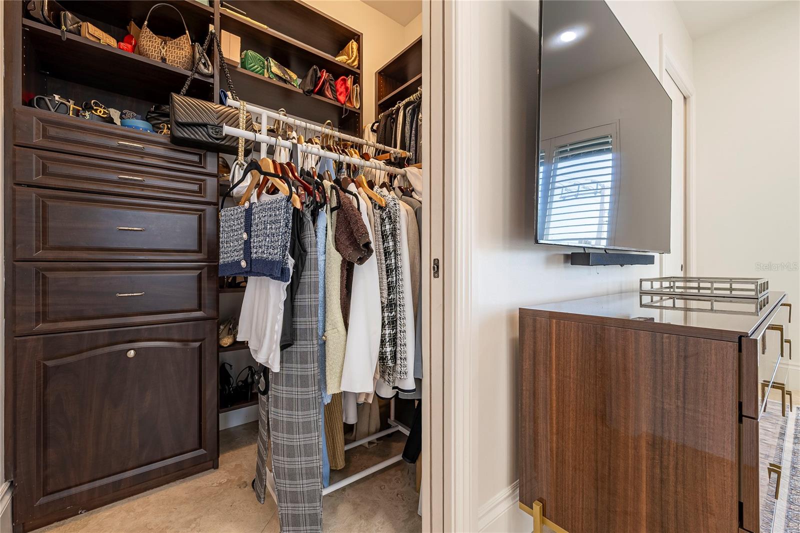 Image 33 of 65 For 430 Sunset Drive