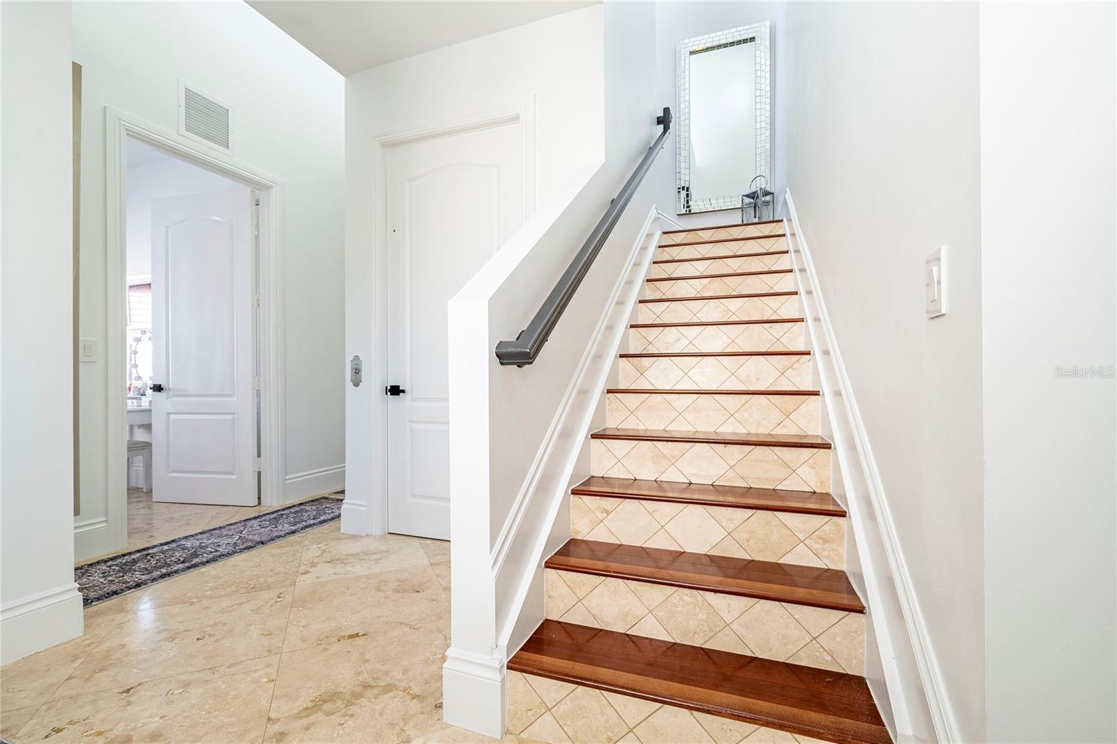 Image 35 of 65 For 430 Sunset Drive