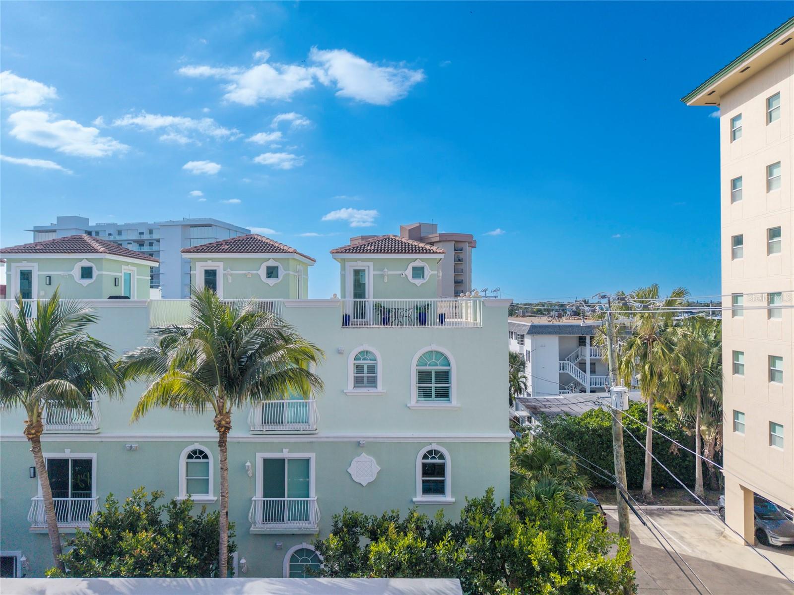 Image 4 of 65 For 430 Sunset Drive