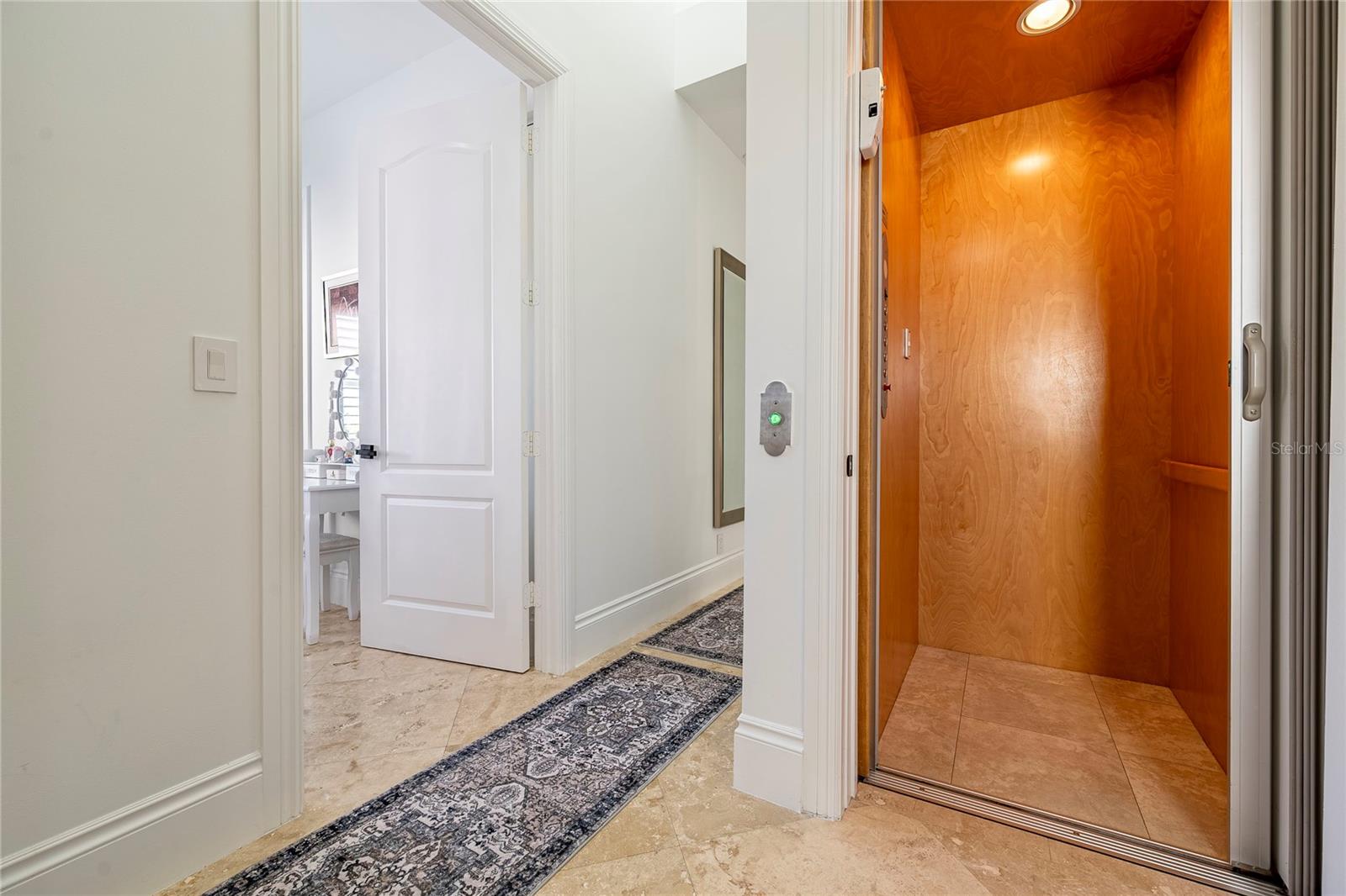 Image 42 of 65 For 430 Sunset Drive