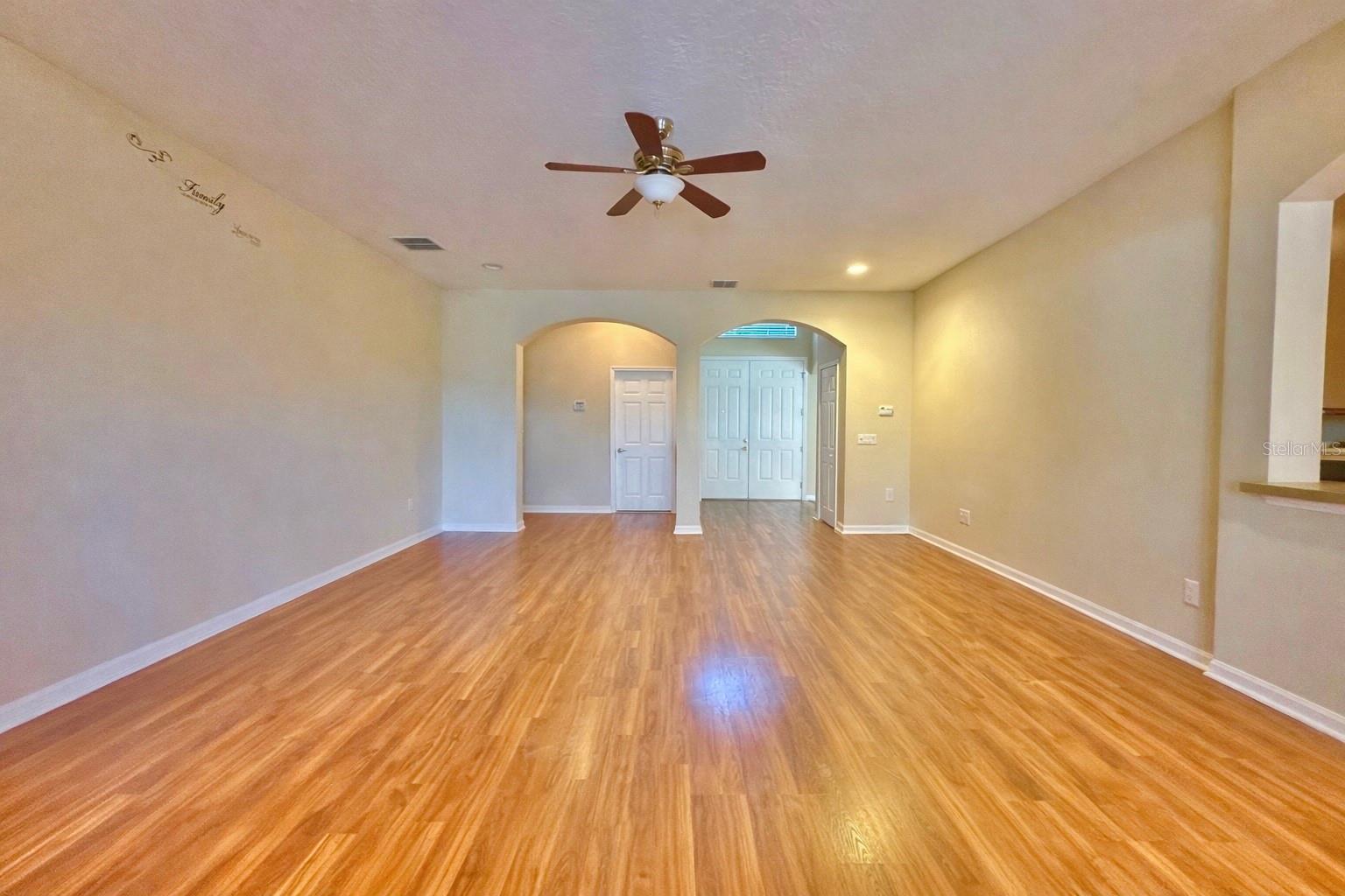 Image 5 of 19 For 4410 Pine Gold Avenue