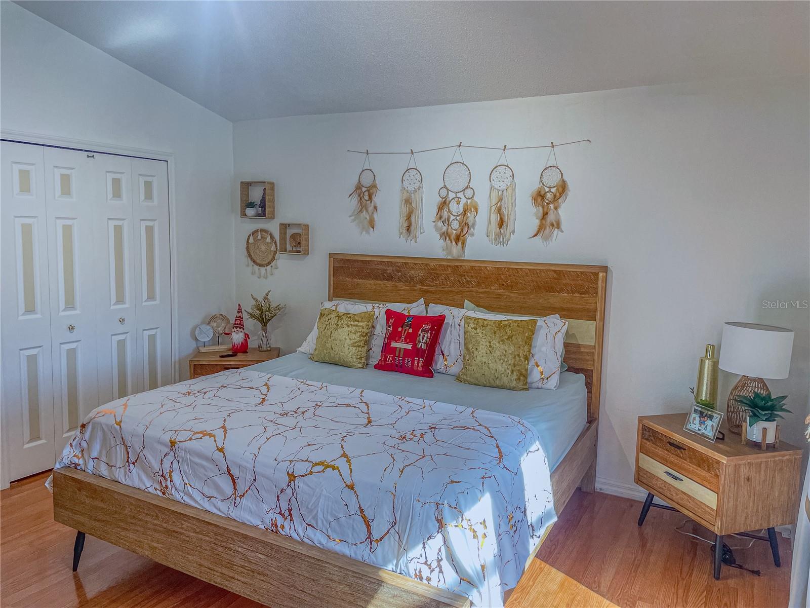 Image 13 of 34 For 7940 Oakstone Court