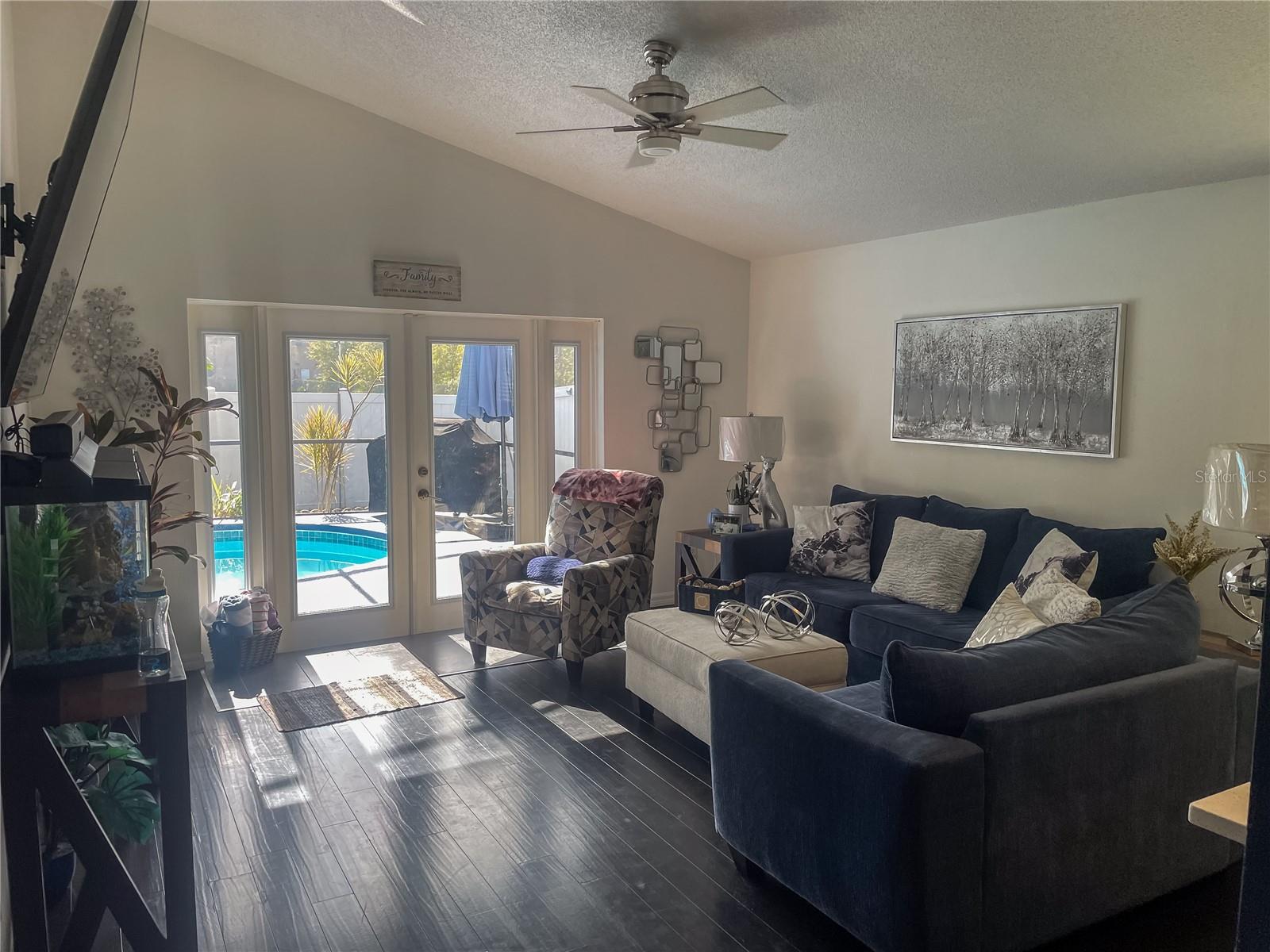 Image 17 of 34 For 7940 Oakstone Court