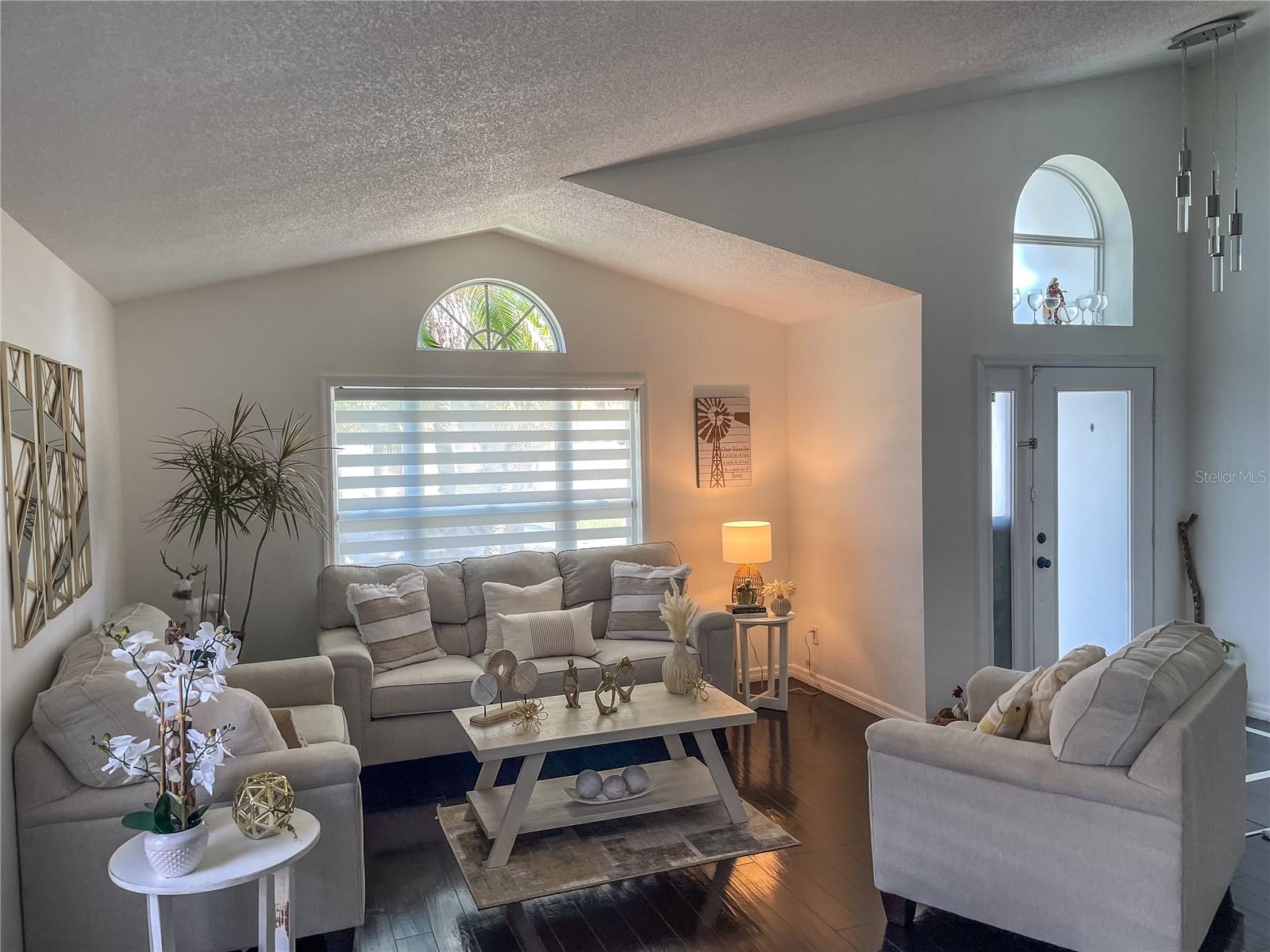 Image 19 of 34 For 7940 Oakstone Court