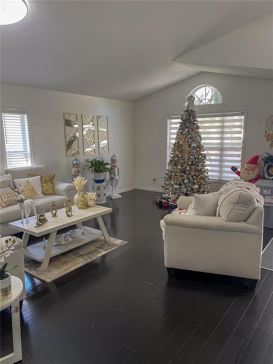 Image 28 of 34 For 7940 Oakstone Court