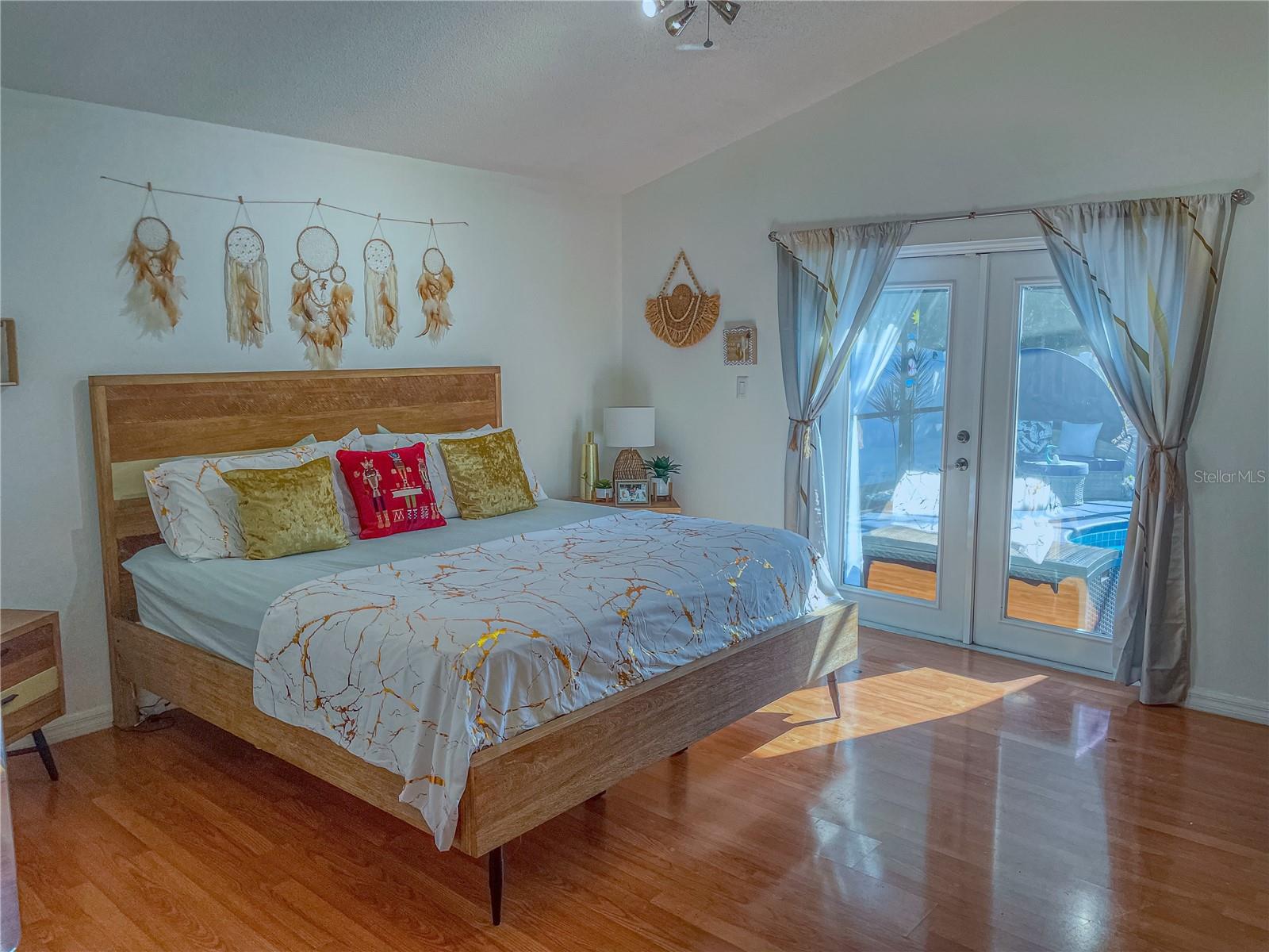 Image 9 of 34 For 7940 Oakstone Court