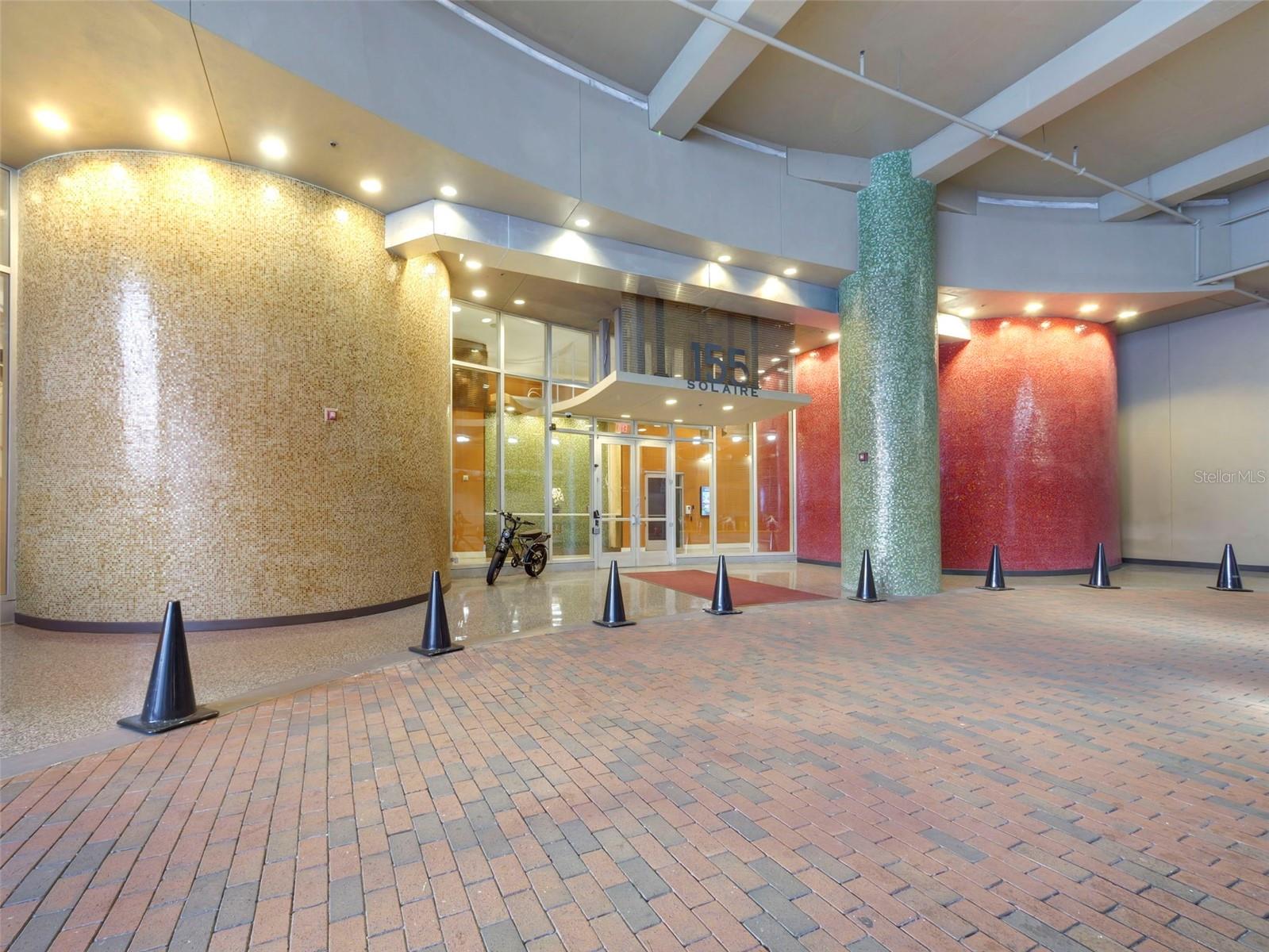 Image 2 of 50 For 155 Court Avenue 2716