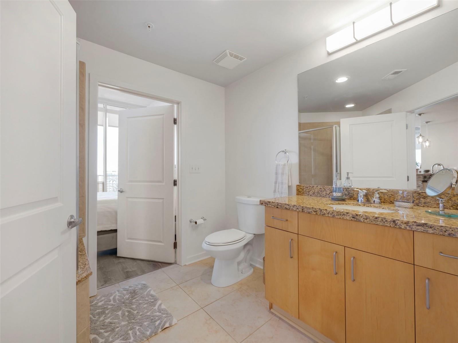 Image 21 of 50 For 155 Court Avenue 2716