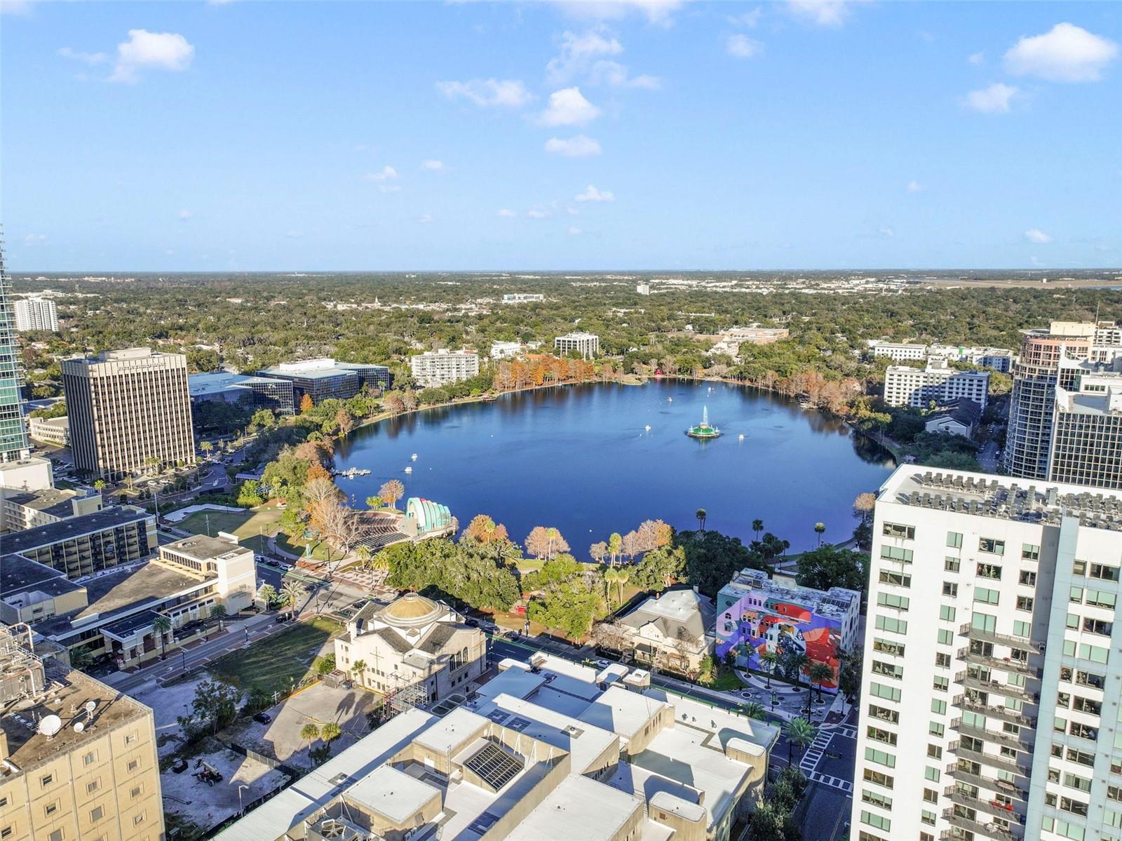 Image 27 of 50 For 155 Court Avenue 2716