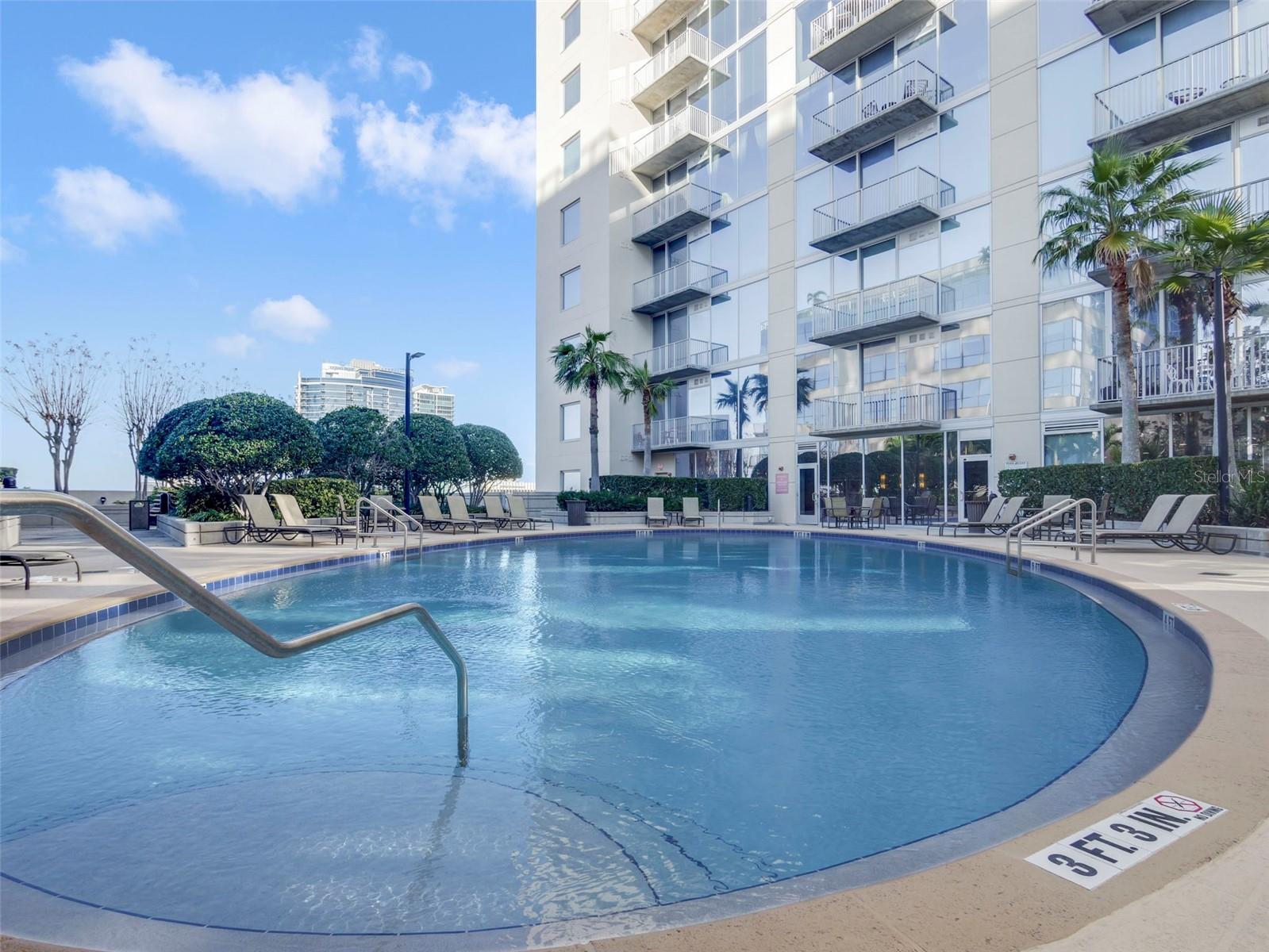 Image 36 of 50 For 155 Court Avenue 2716