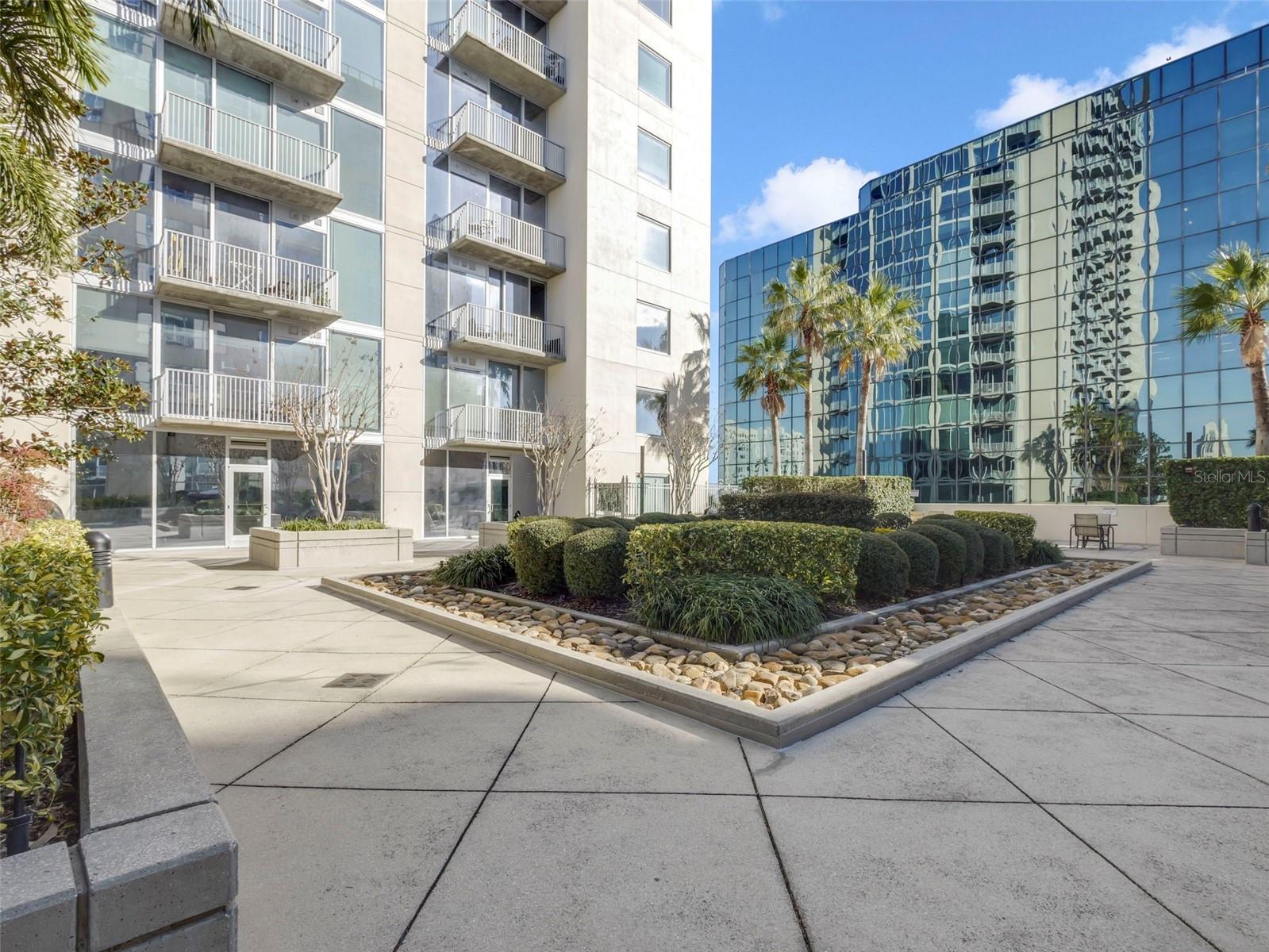 Image 42 of 50 For 155 Court Avenue 2716