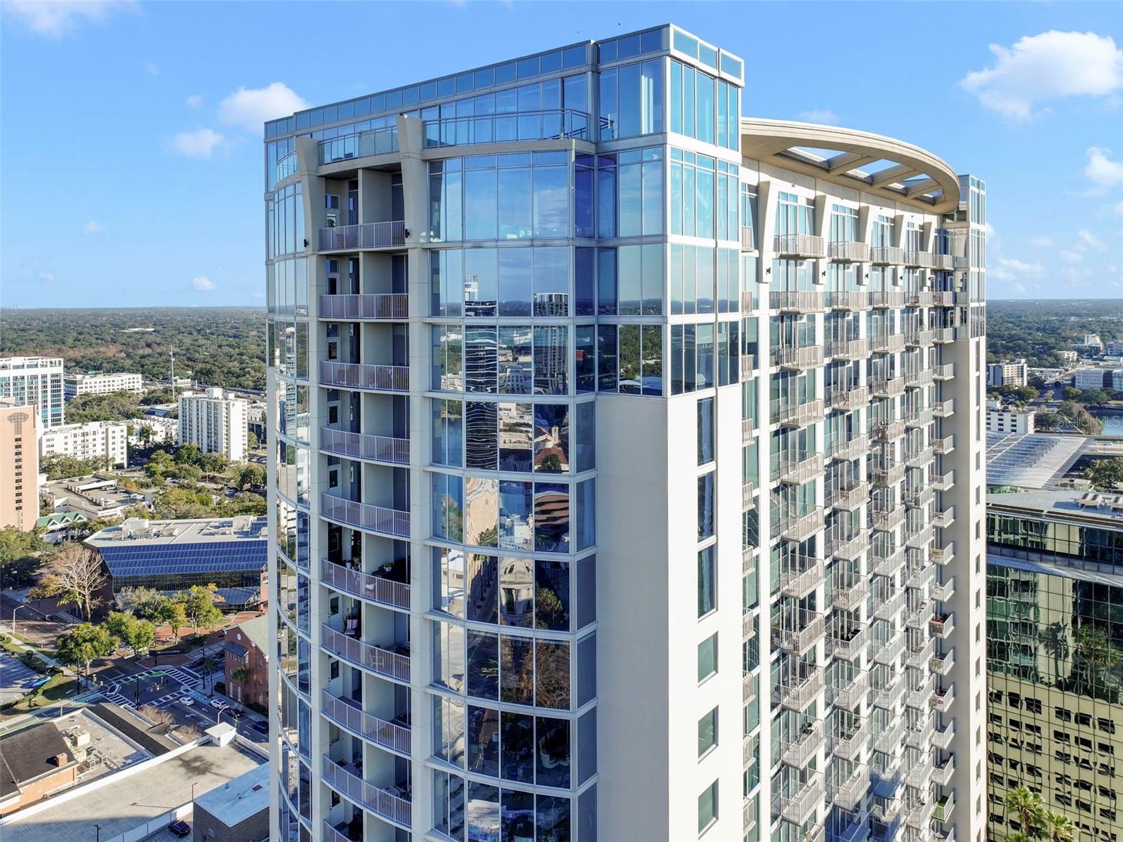 Image 46 of 50 For 155 Court Avenue 2716