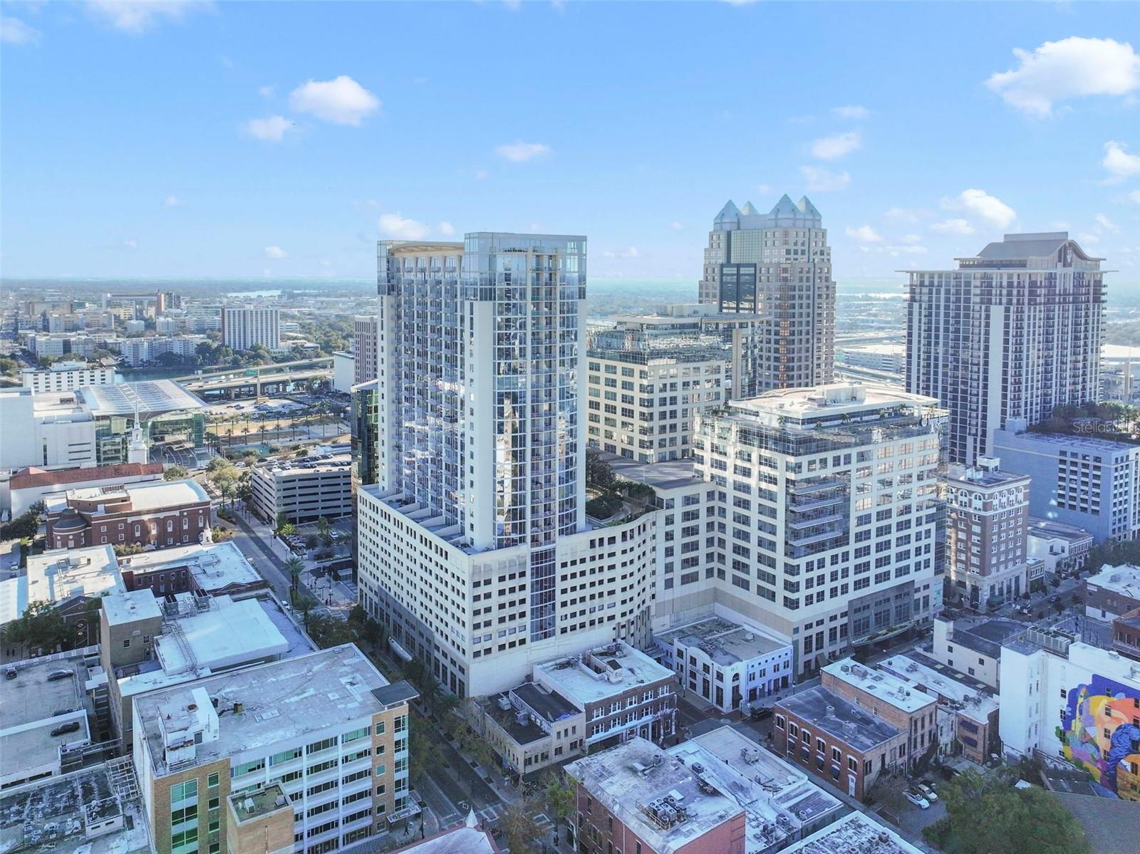 Image 47 of 50 For 155 Court Avenue 2716