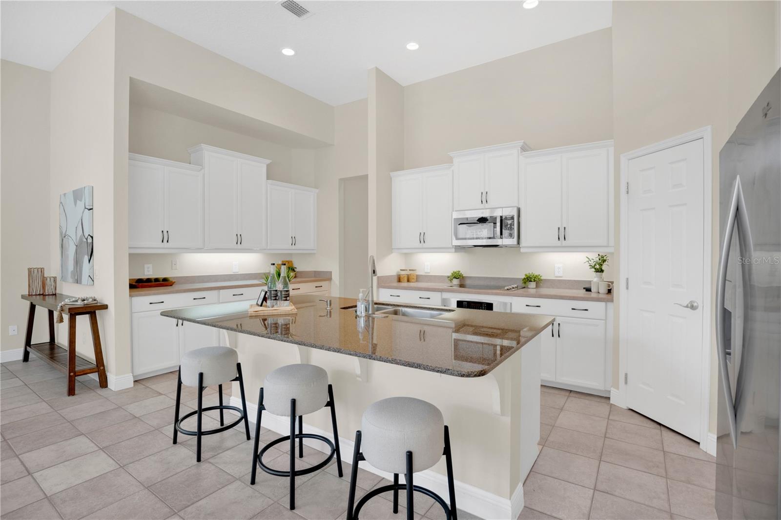 Image 13 of 59 For 984 Brightwater Circle