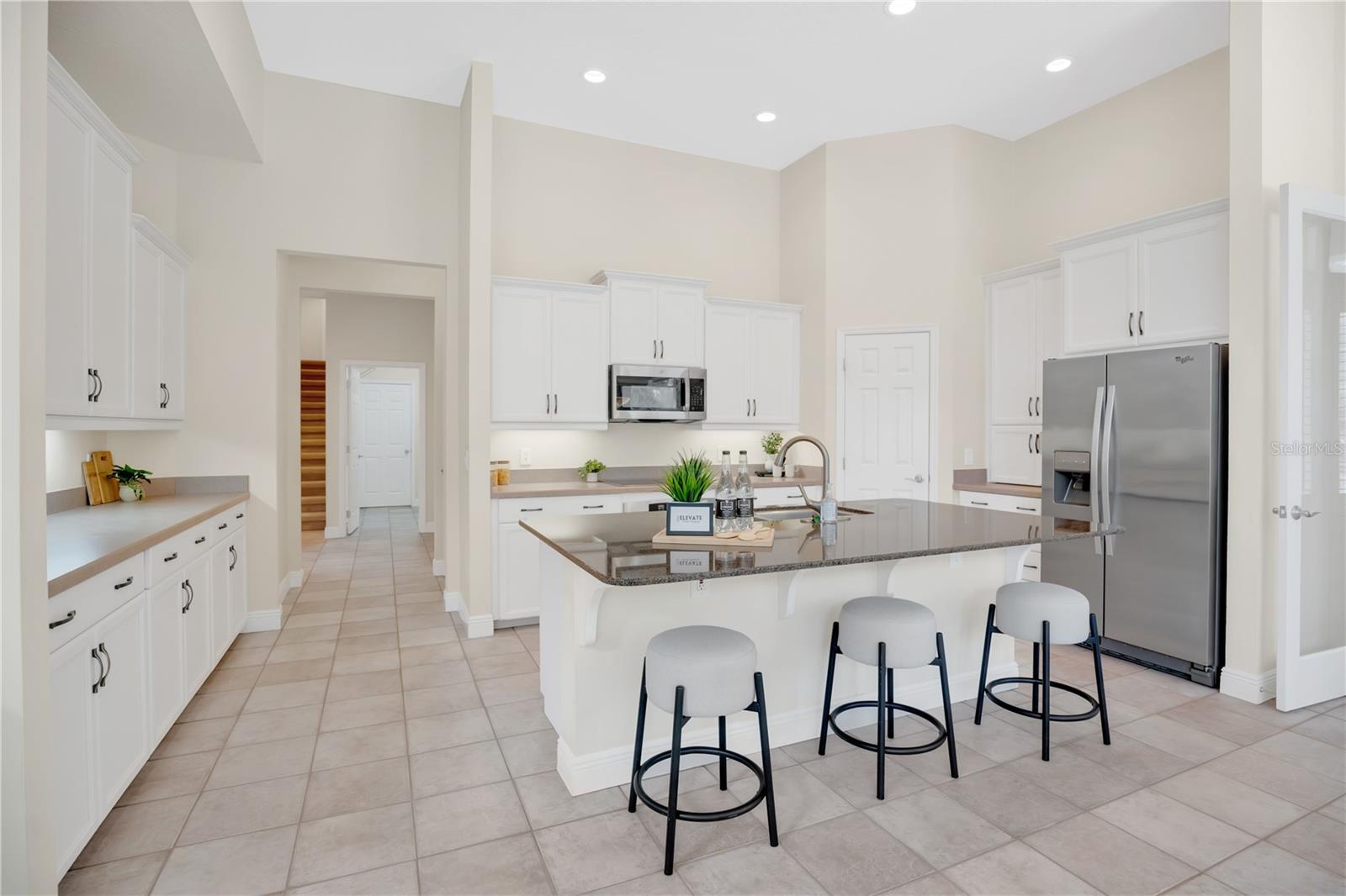 Image 16 of 59 For 984 Brightwater Circle