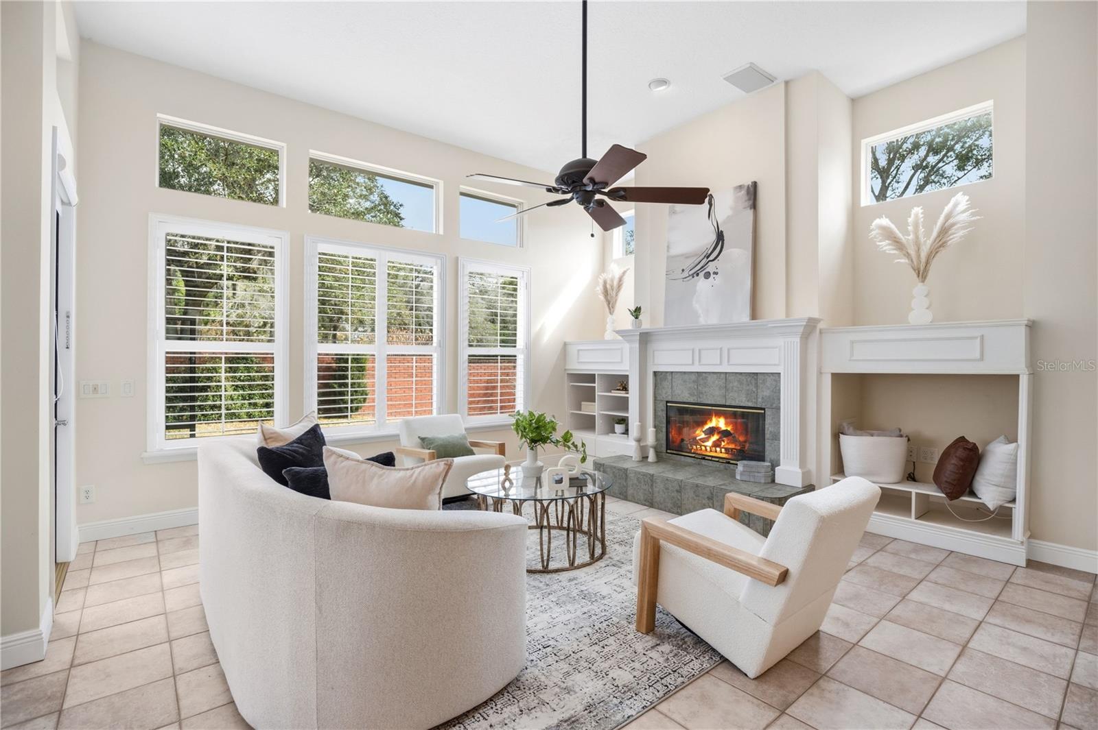 Image 21 of 59 For 984 Brightwater Circle