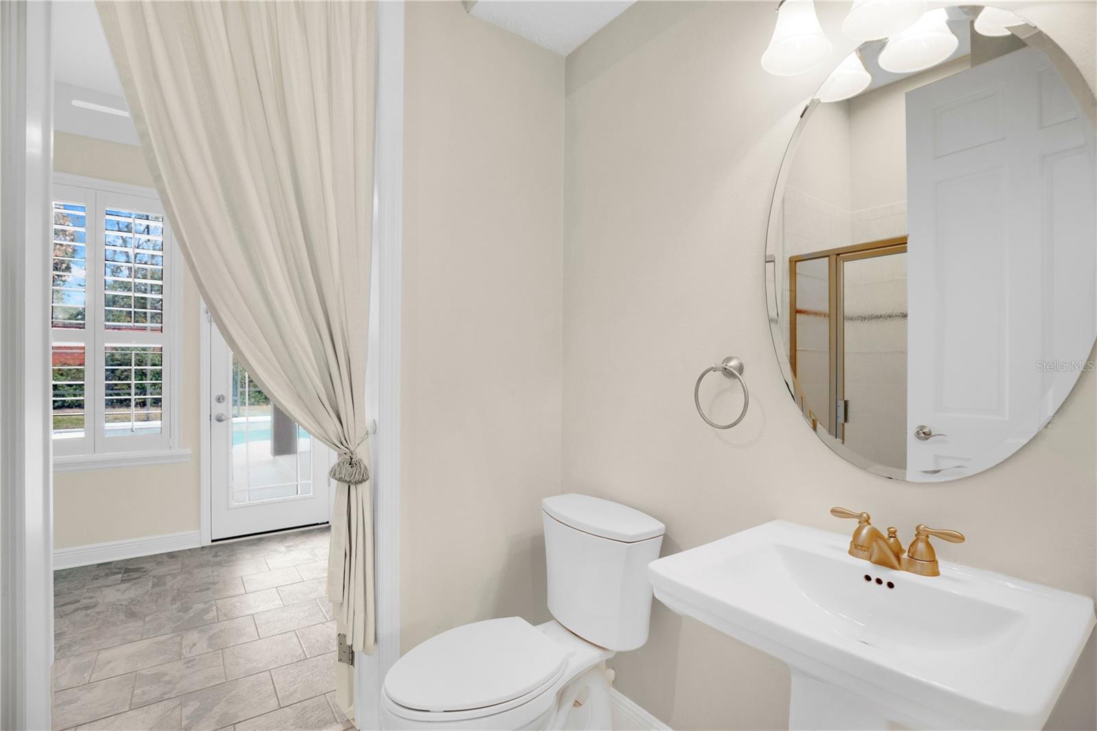 Image 30 of 59 For 984 Brightwater Circle