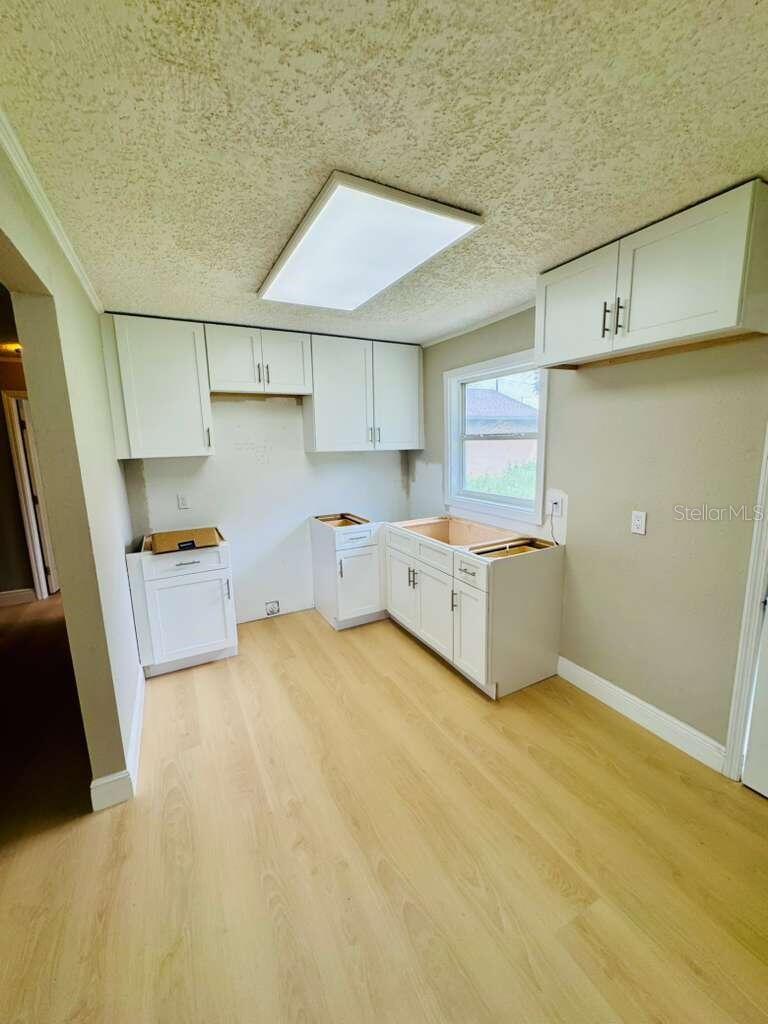 Image 15 of 26 For 4910 Huppel Avenue